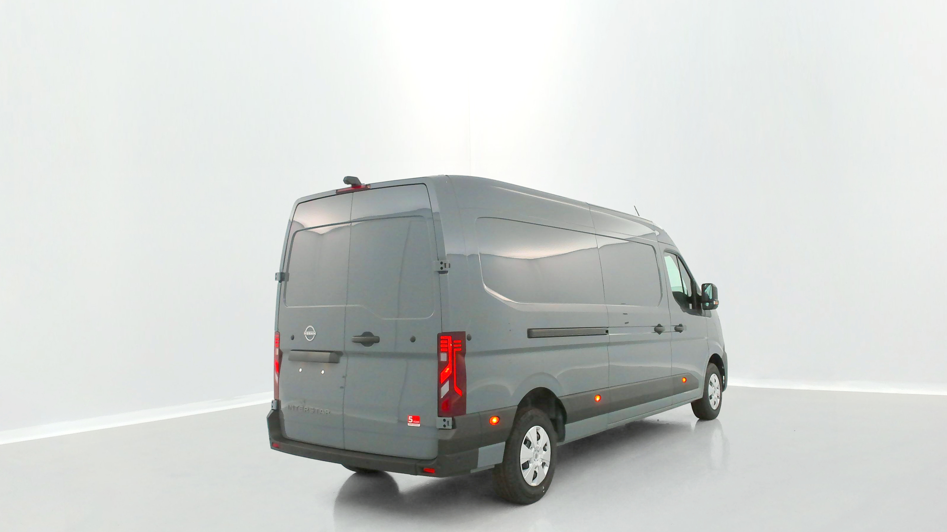 Nissan Interstar Fourgon - Image 18