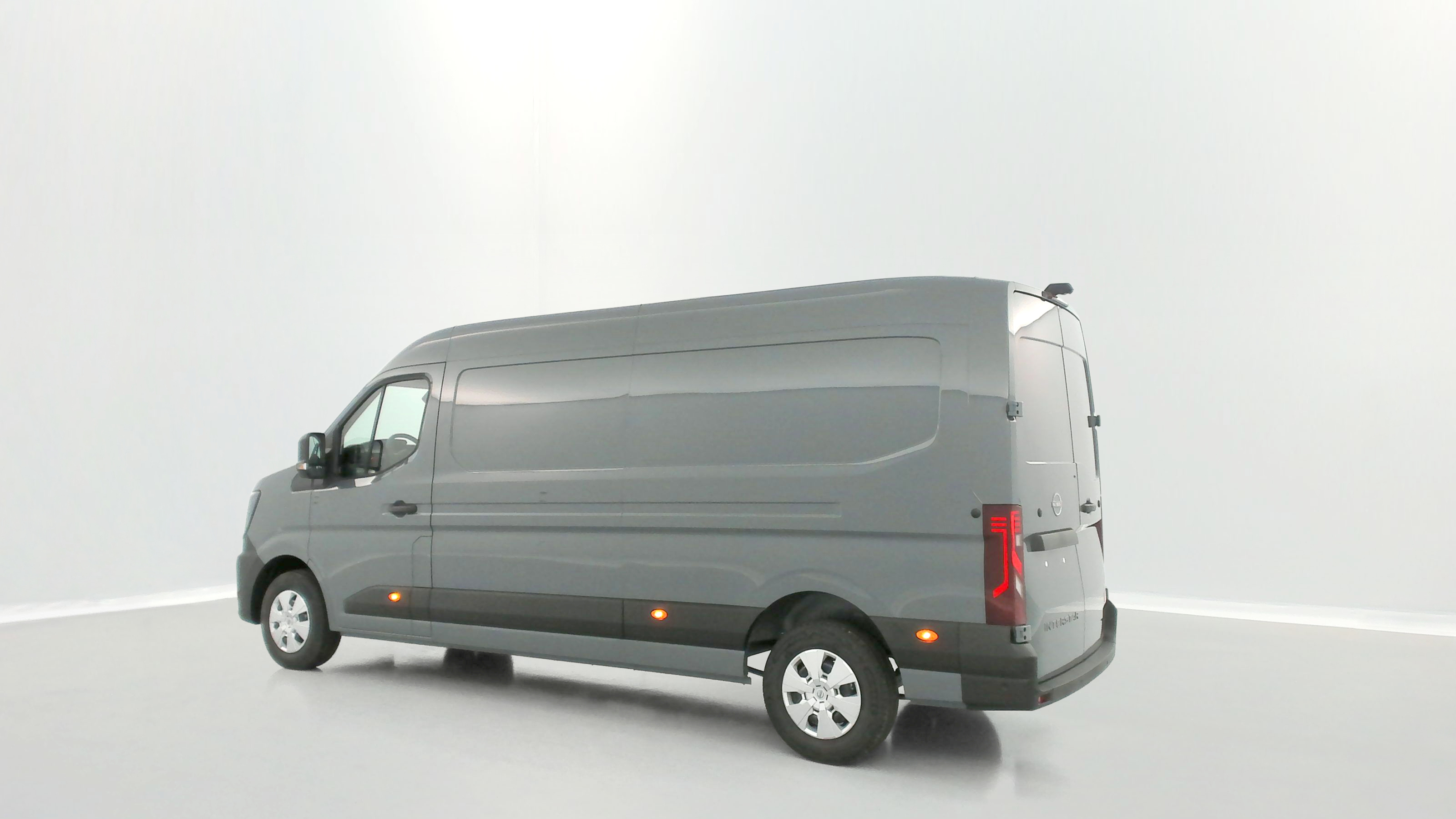 Nissan Interstar Fourgon - Image 21
