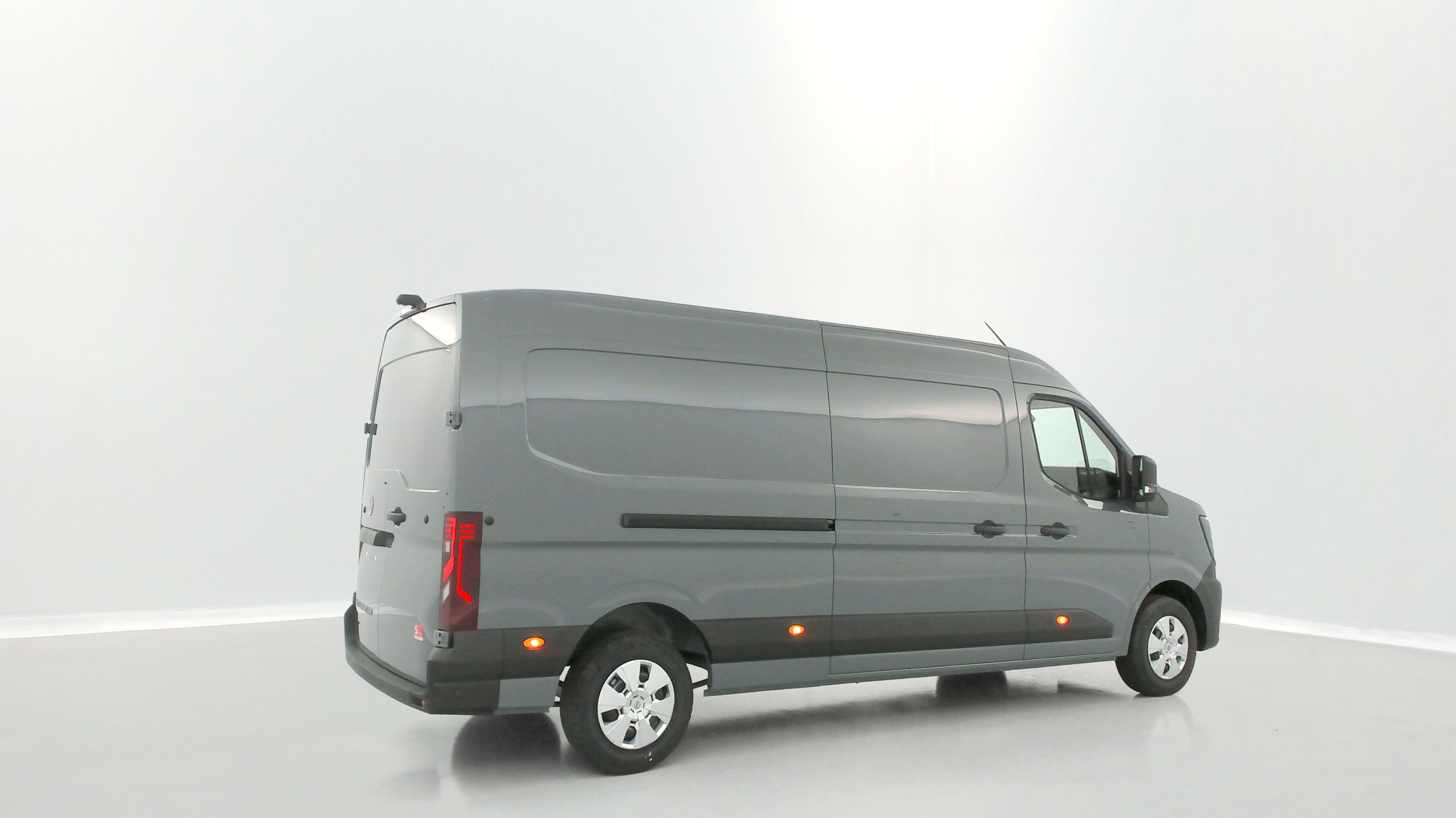 Nissan Interstar Fourgon - Image 22