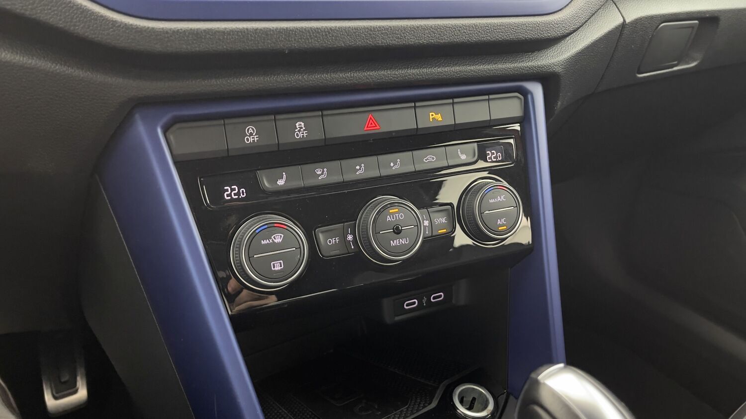 Volkswagen T-Roc - Image 18