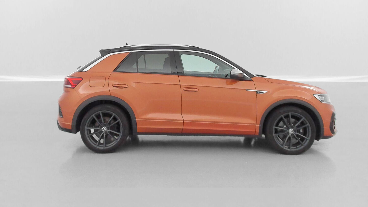 Volkswagen T-Roc - Image 27
