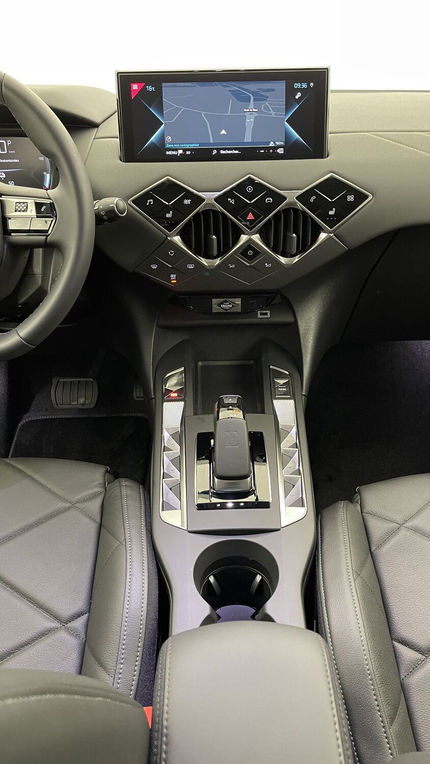 DS DS3 Crossback - Image 18