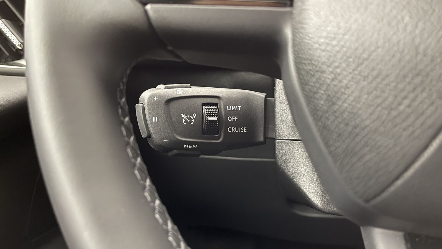 DS DS3 Crossback - Image 25