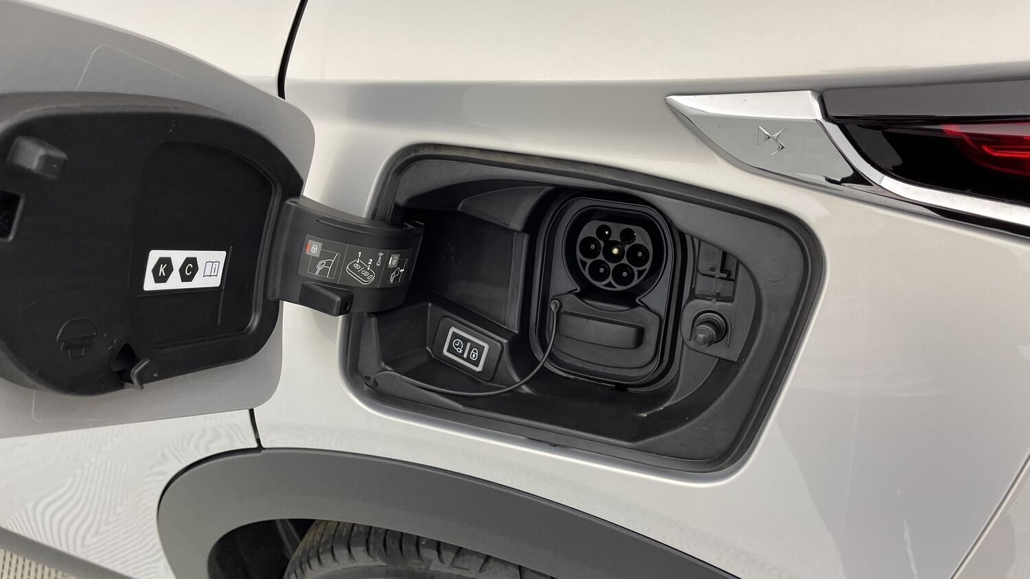 DS DS3 Crossback - Image 28