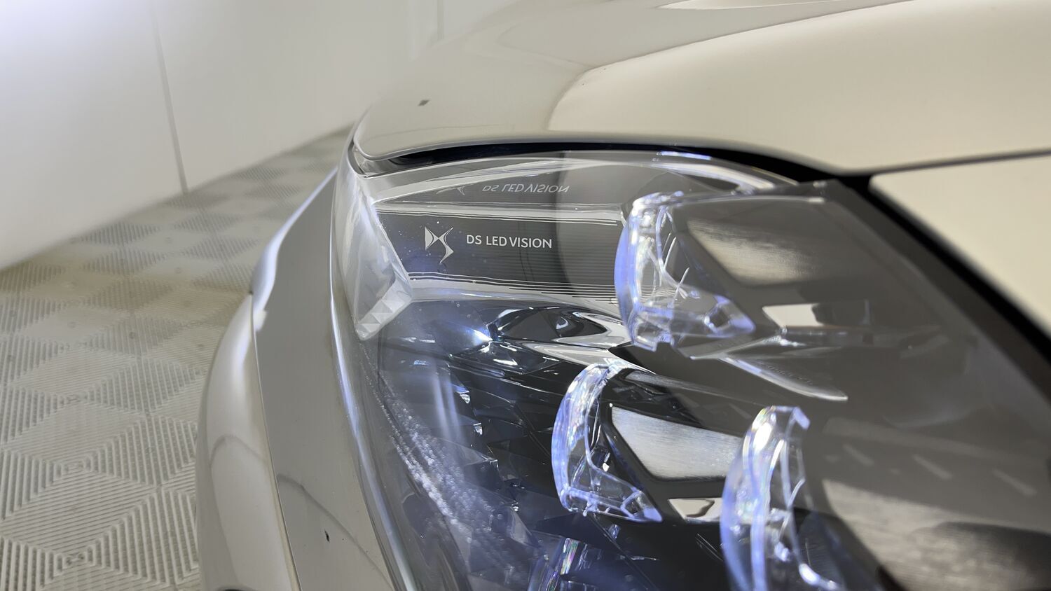 DS DS3 Crossback - Image 31