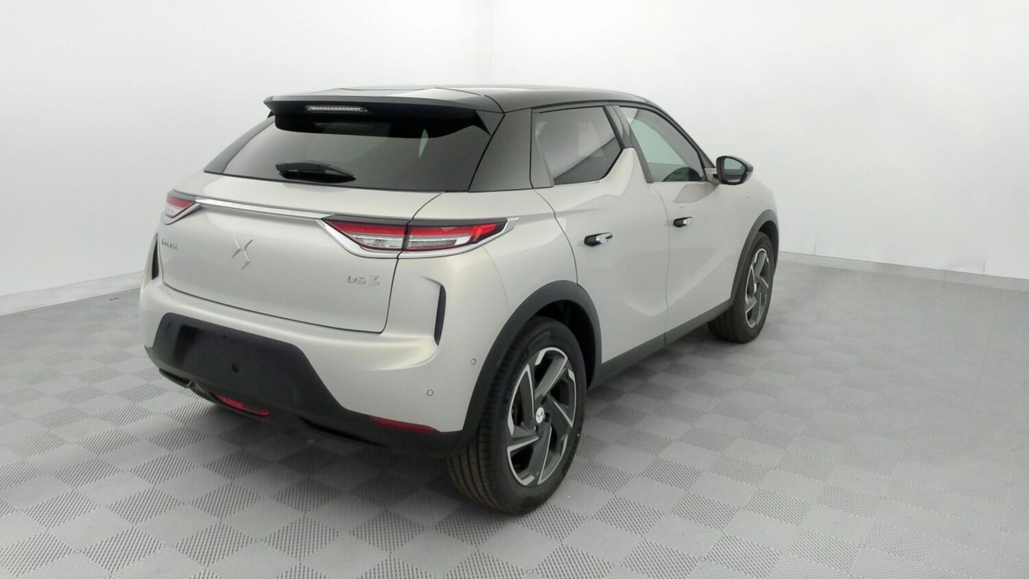 DS DS3 Crossback - Image 33