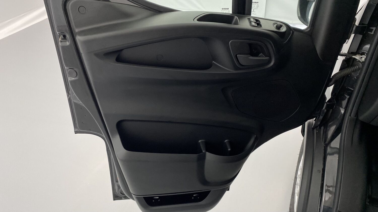 Iveco Daily - Image 11