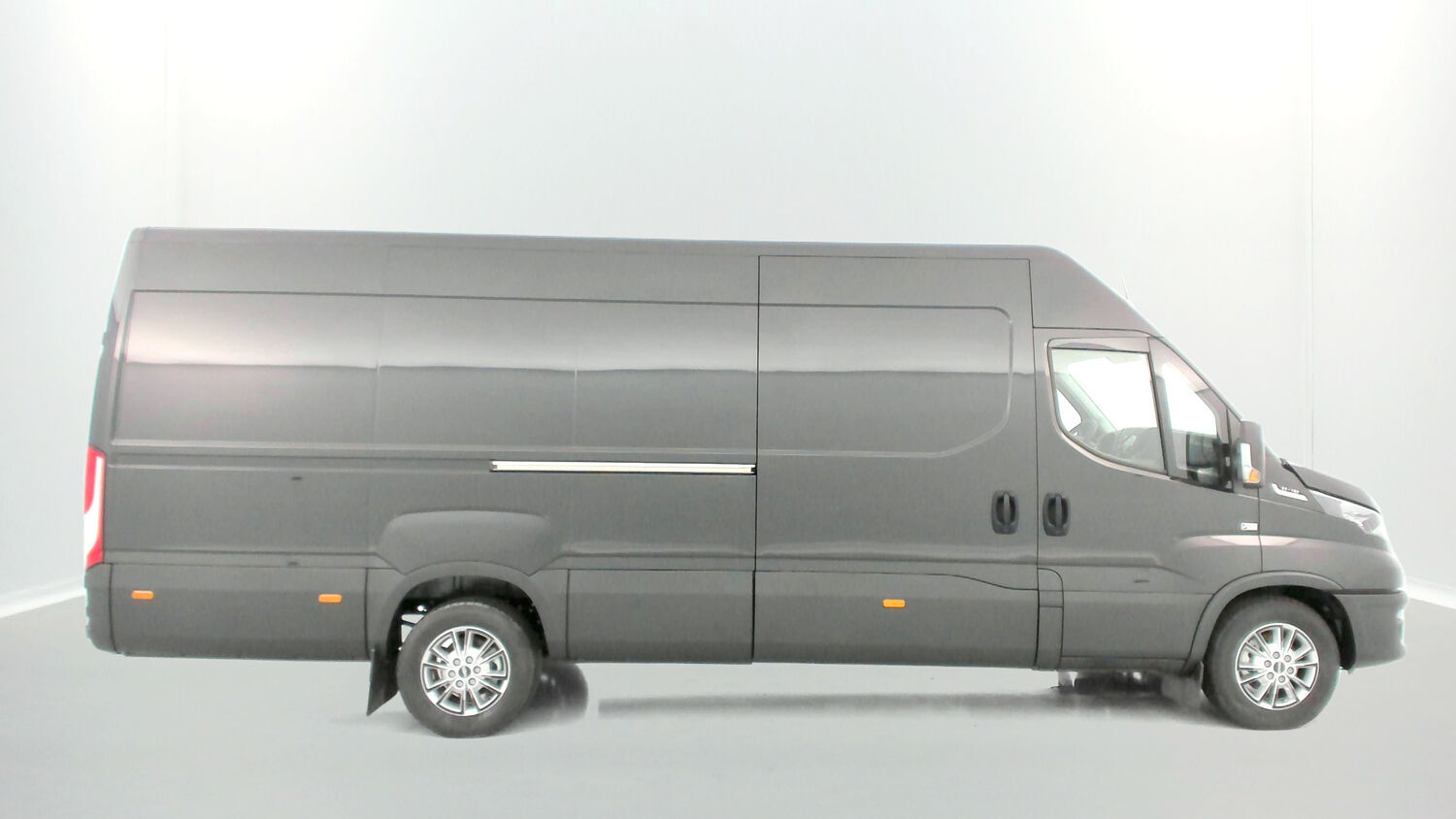 Iveco Daily - Image 18