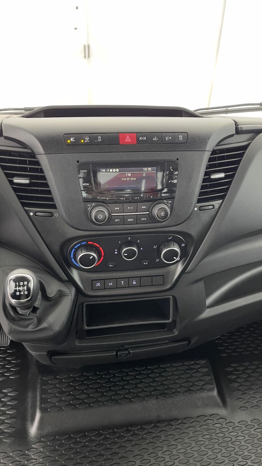 Iveco Daily - Image 10