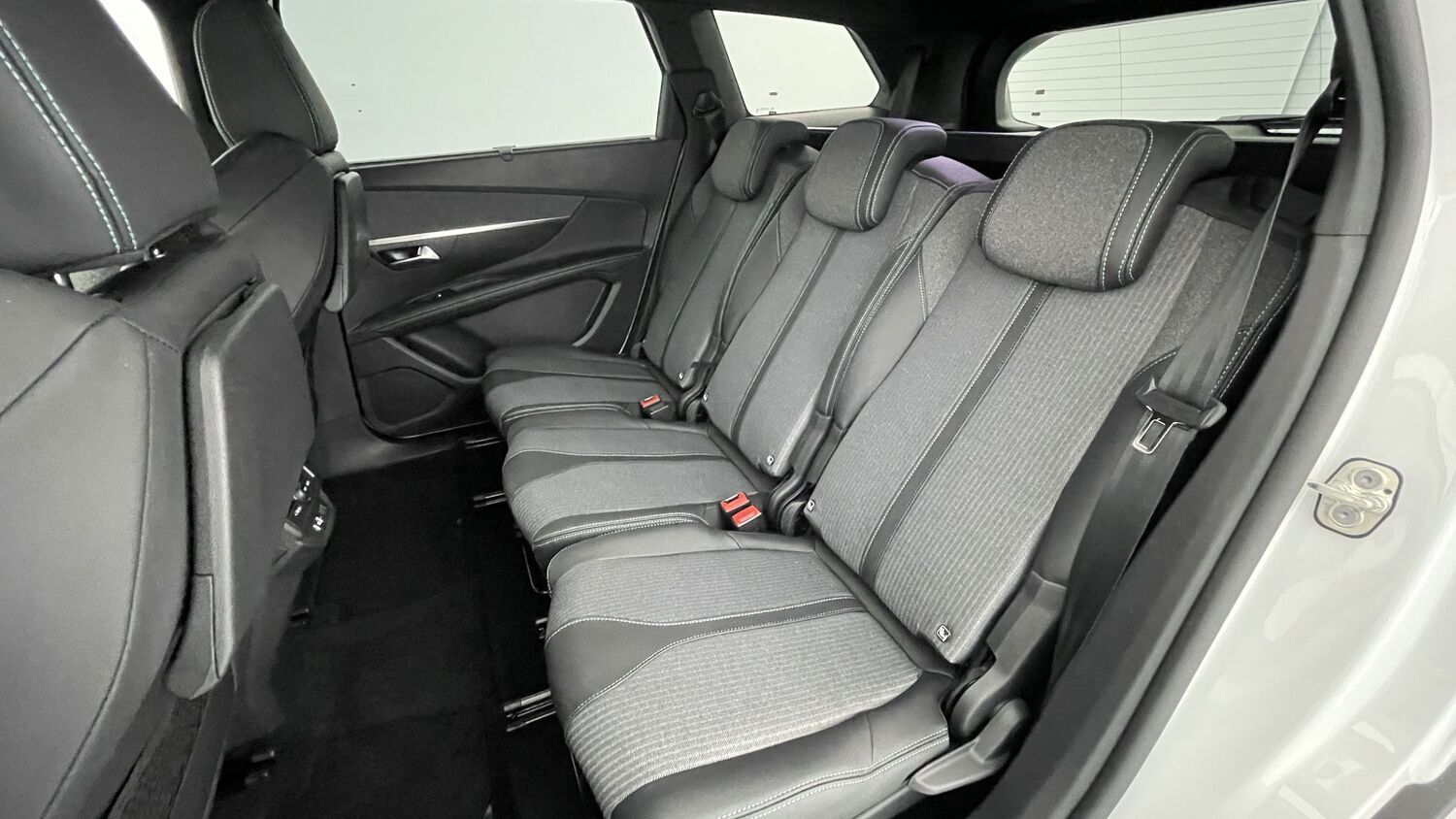 Peugeot 5008 - Image 9
