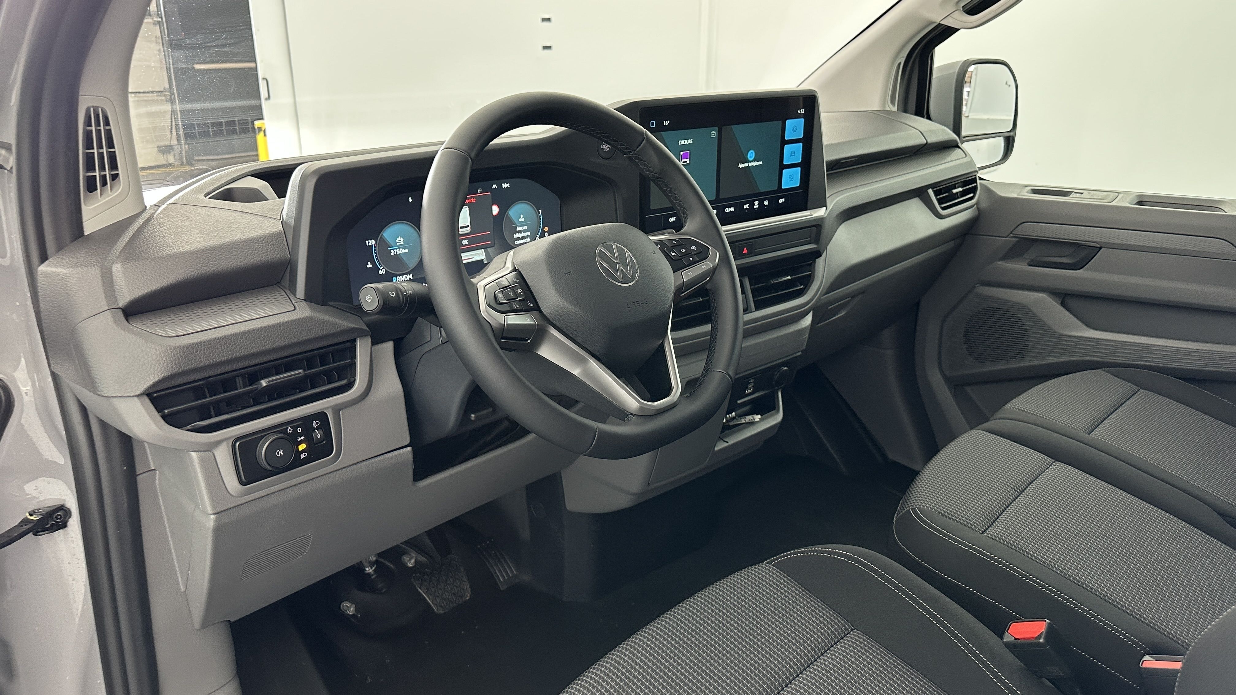 Volkswagen Transporter - Image 6