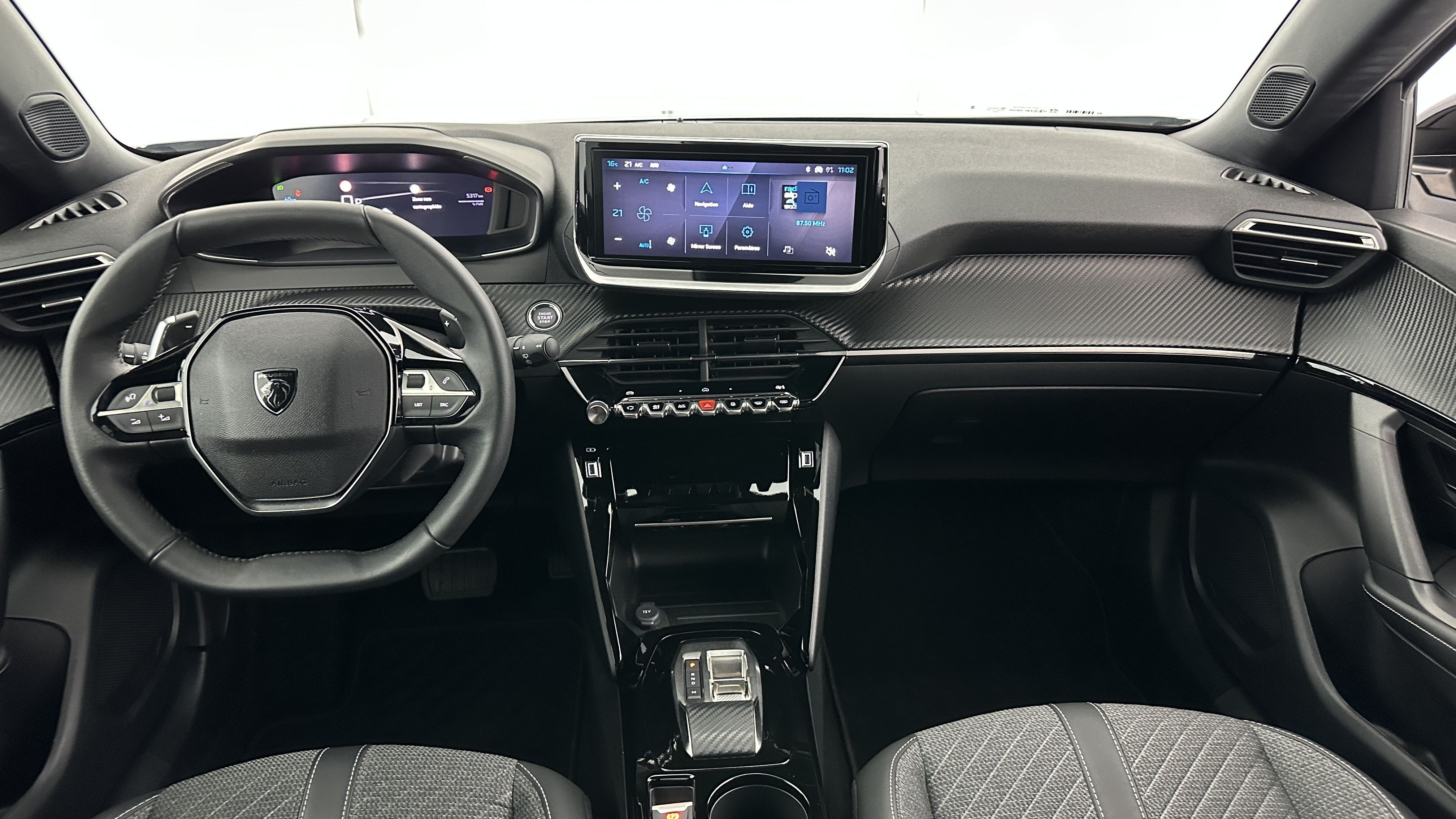 Peugeot 2008 - Image 7