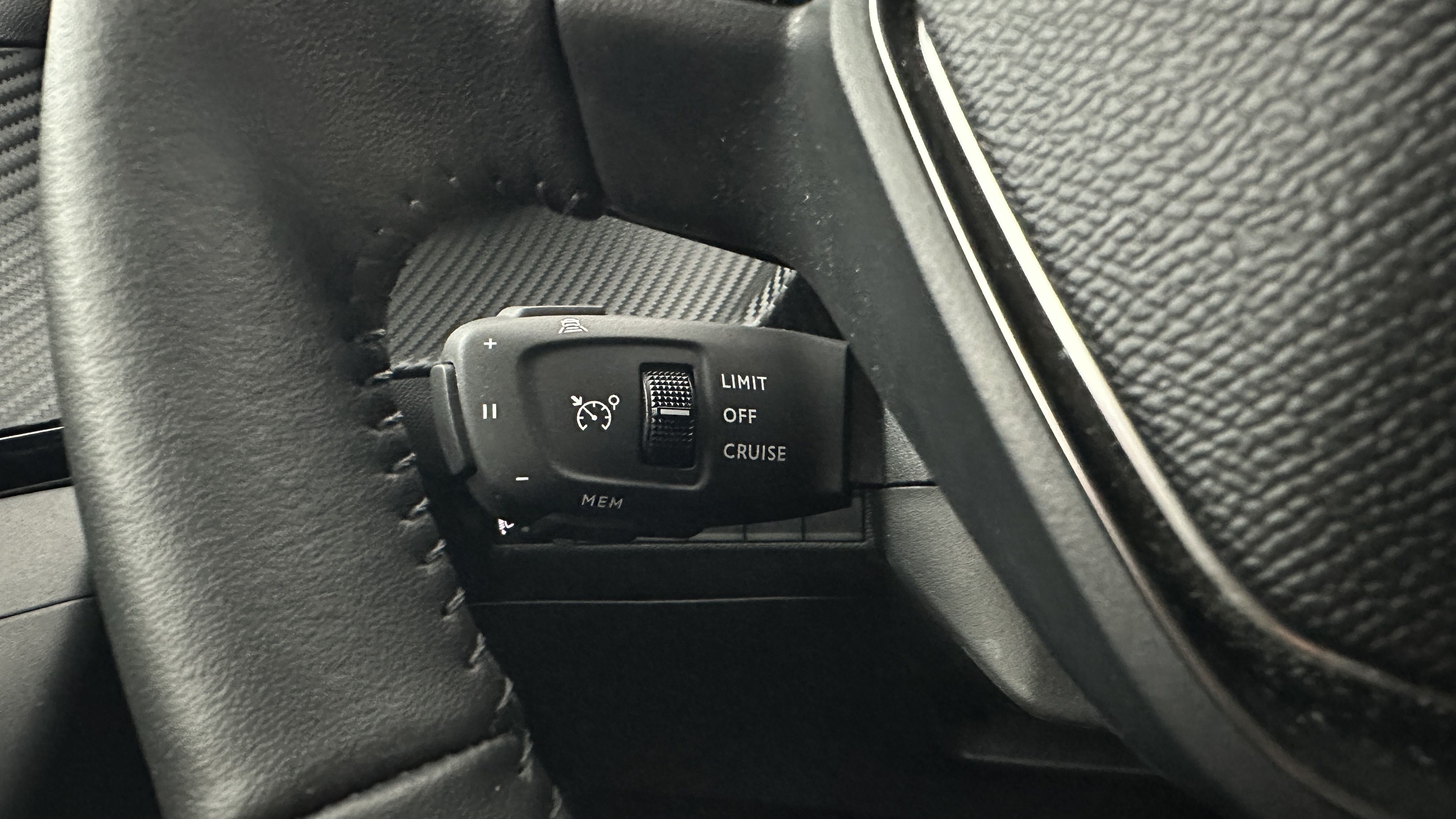 Peugeot 2008 - Image 25