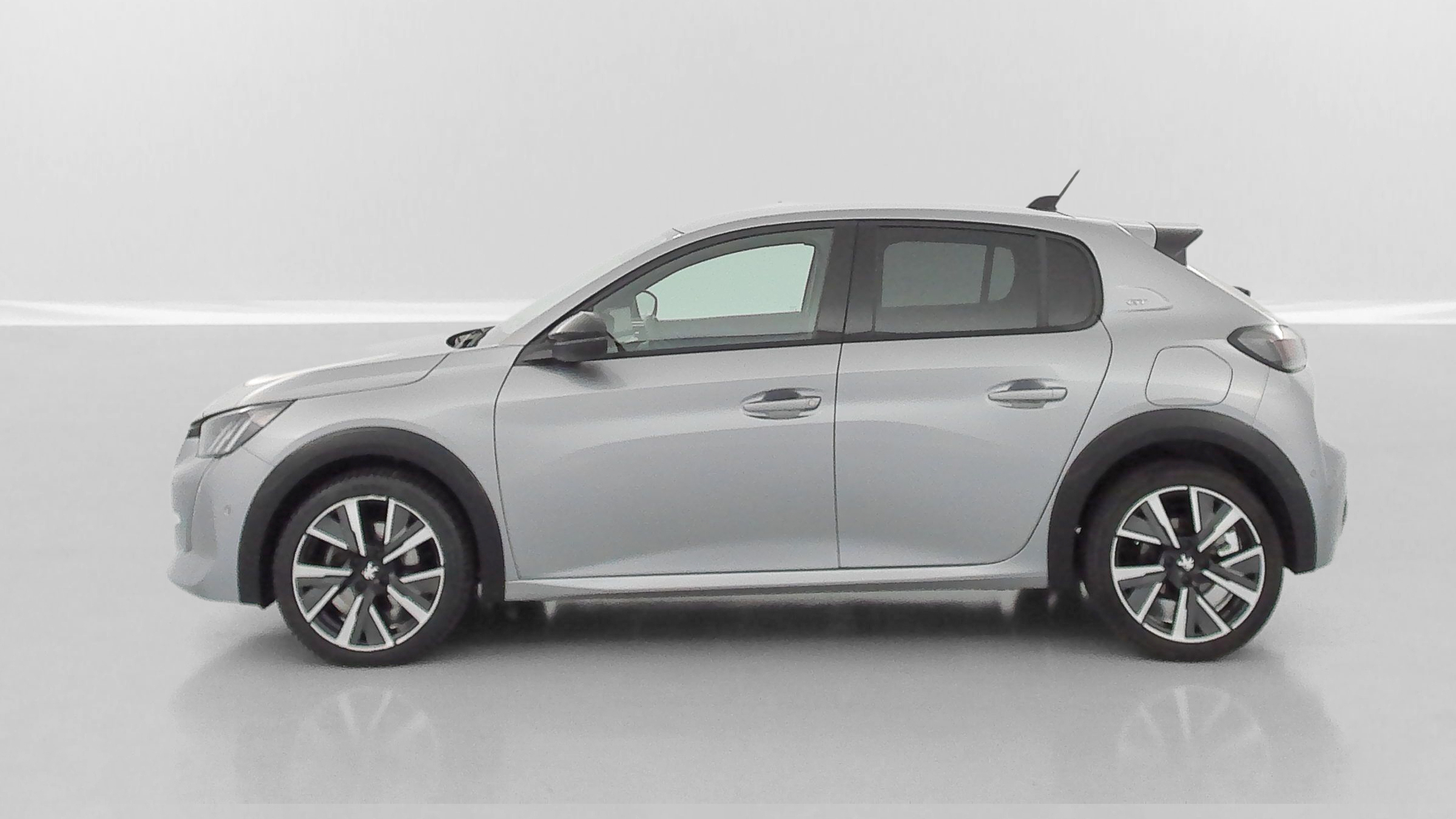 Peugeot 208 - Image 4