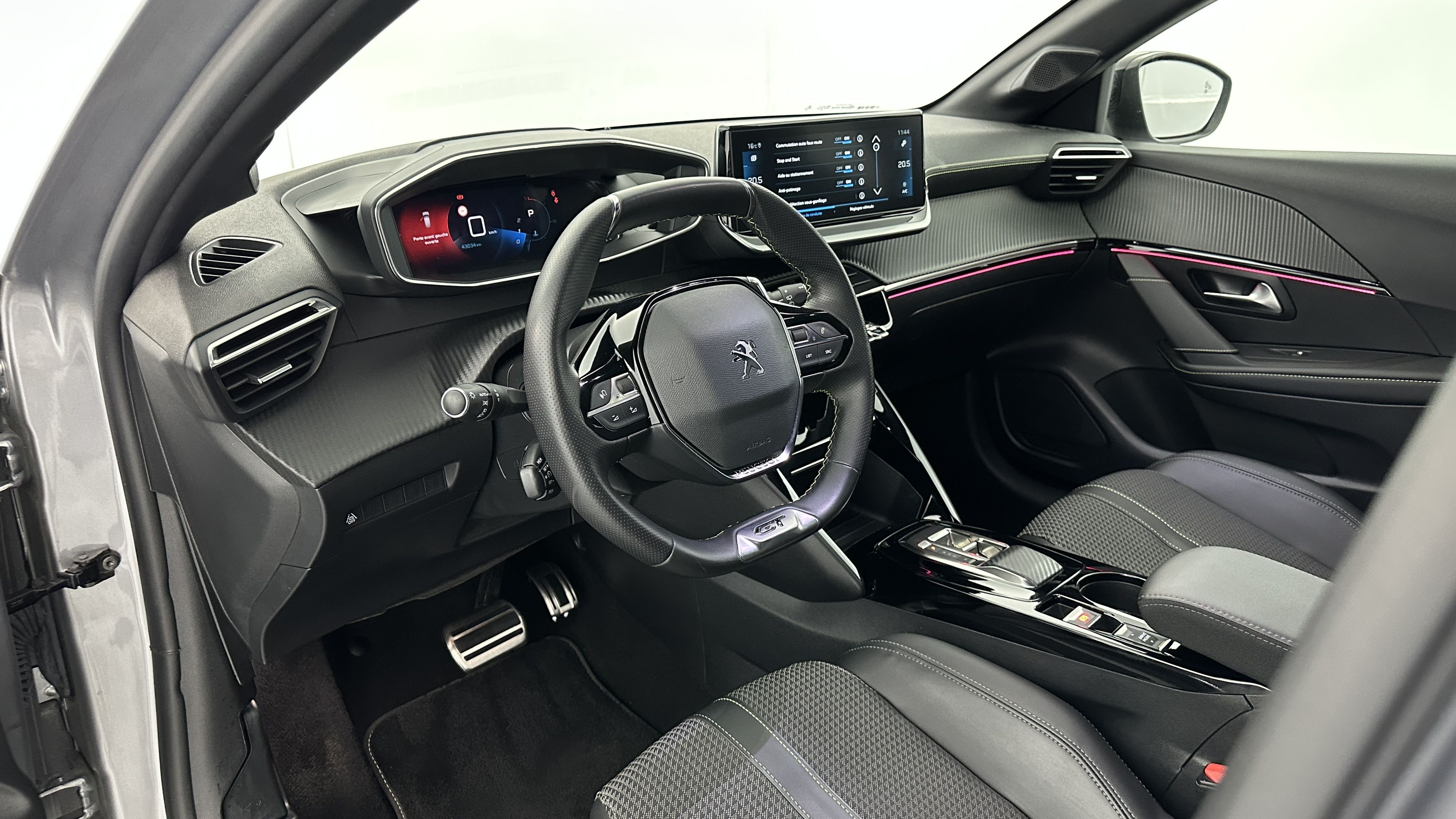 Peugeot 208 - Image 6