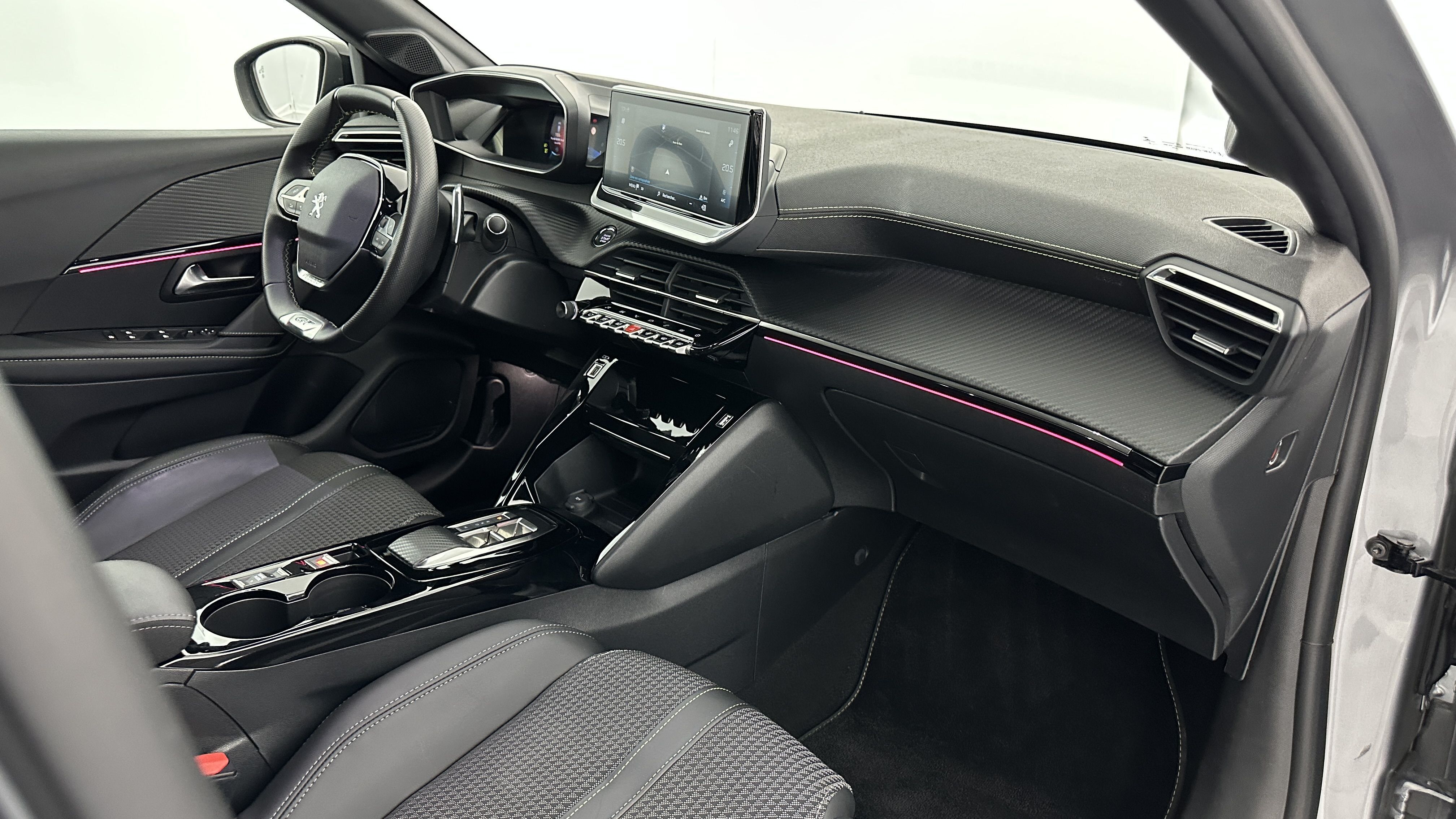 Peugeot 208 - Image 8