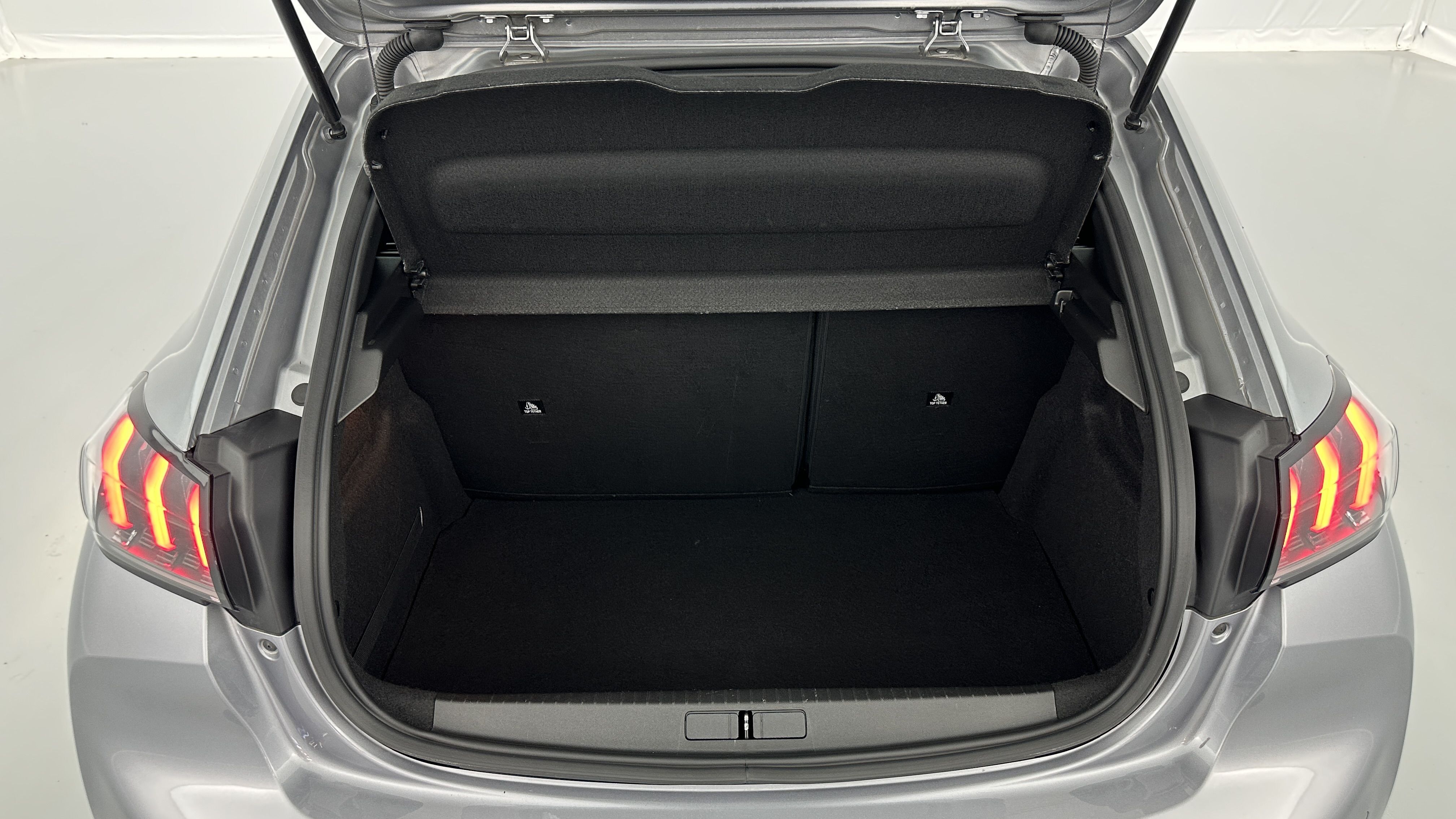 Peugeot 208 - Image 10