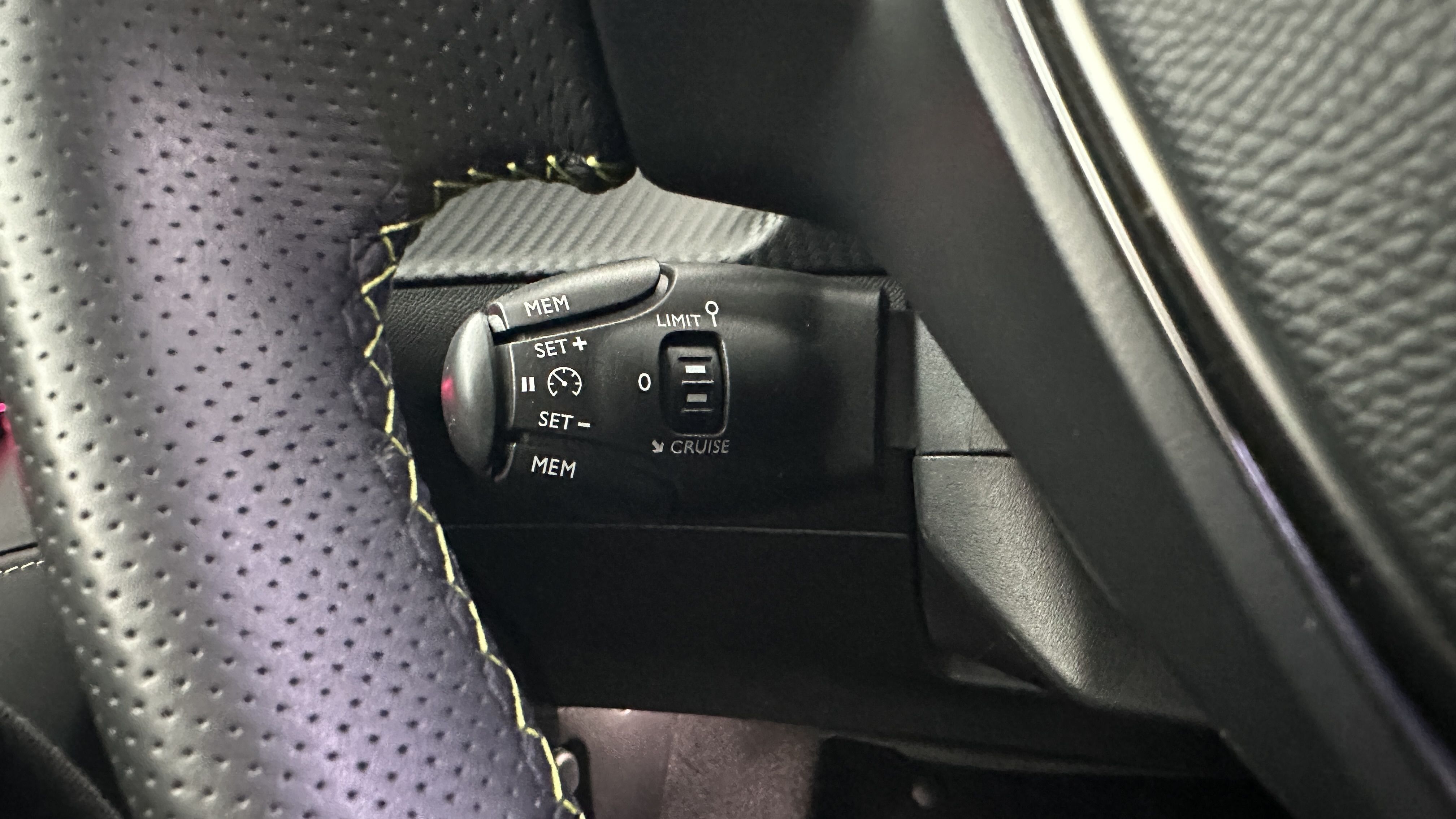 Peugeot 208 - Image 23