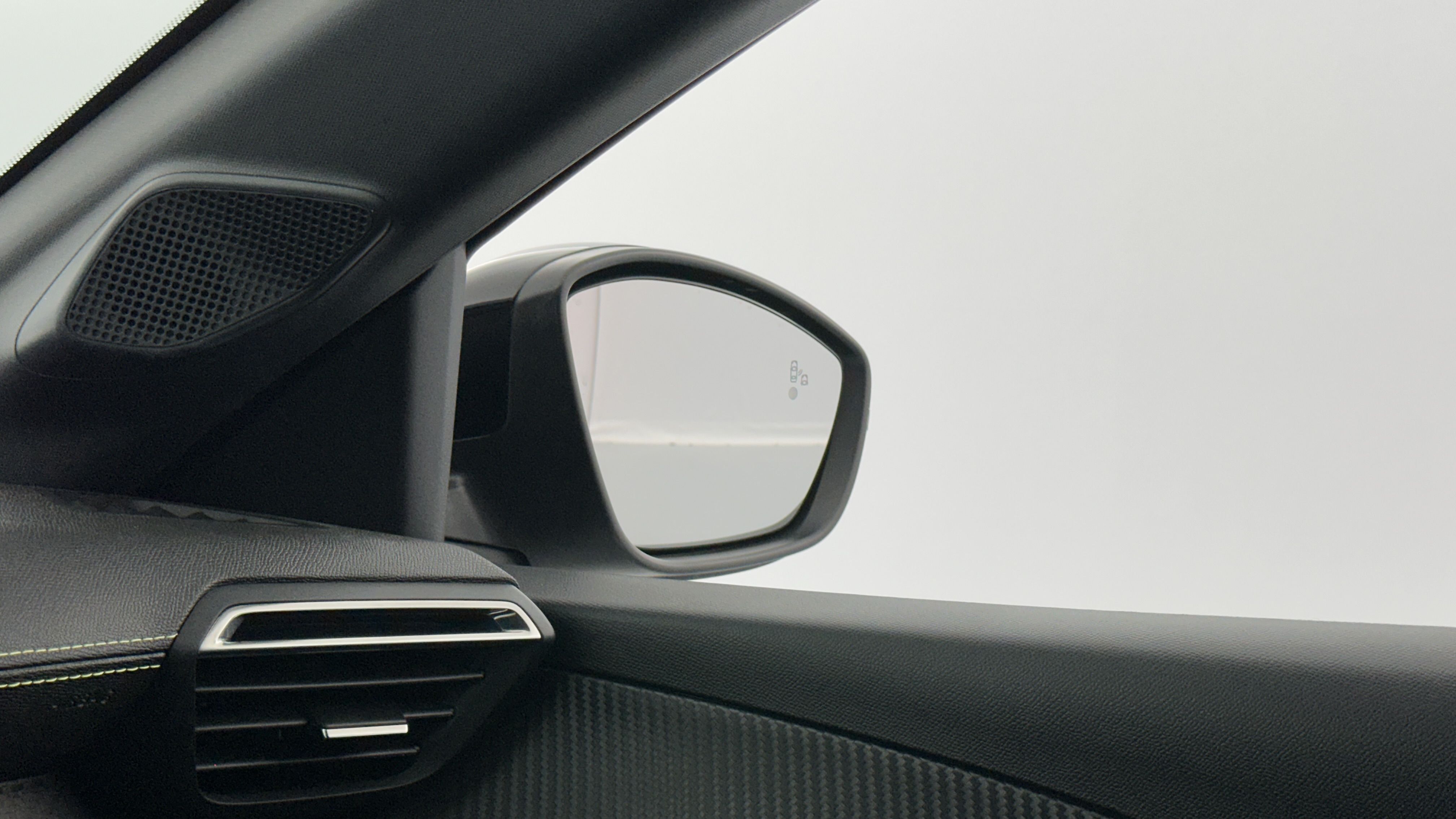 Peugeot 208 - Image 24