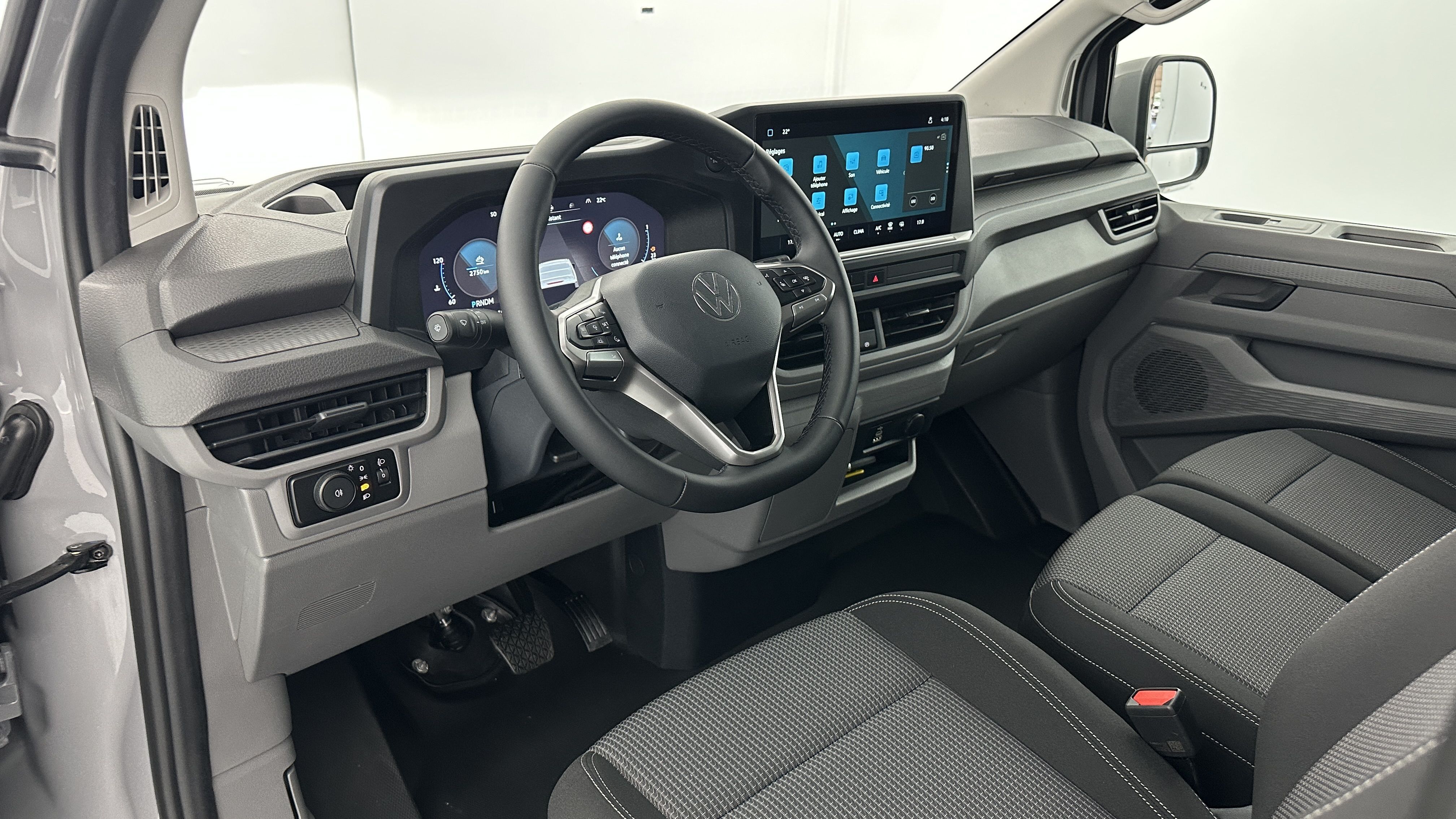 Volkswagen Transporter - Image 6