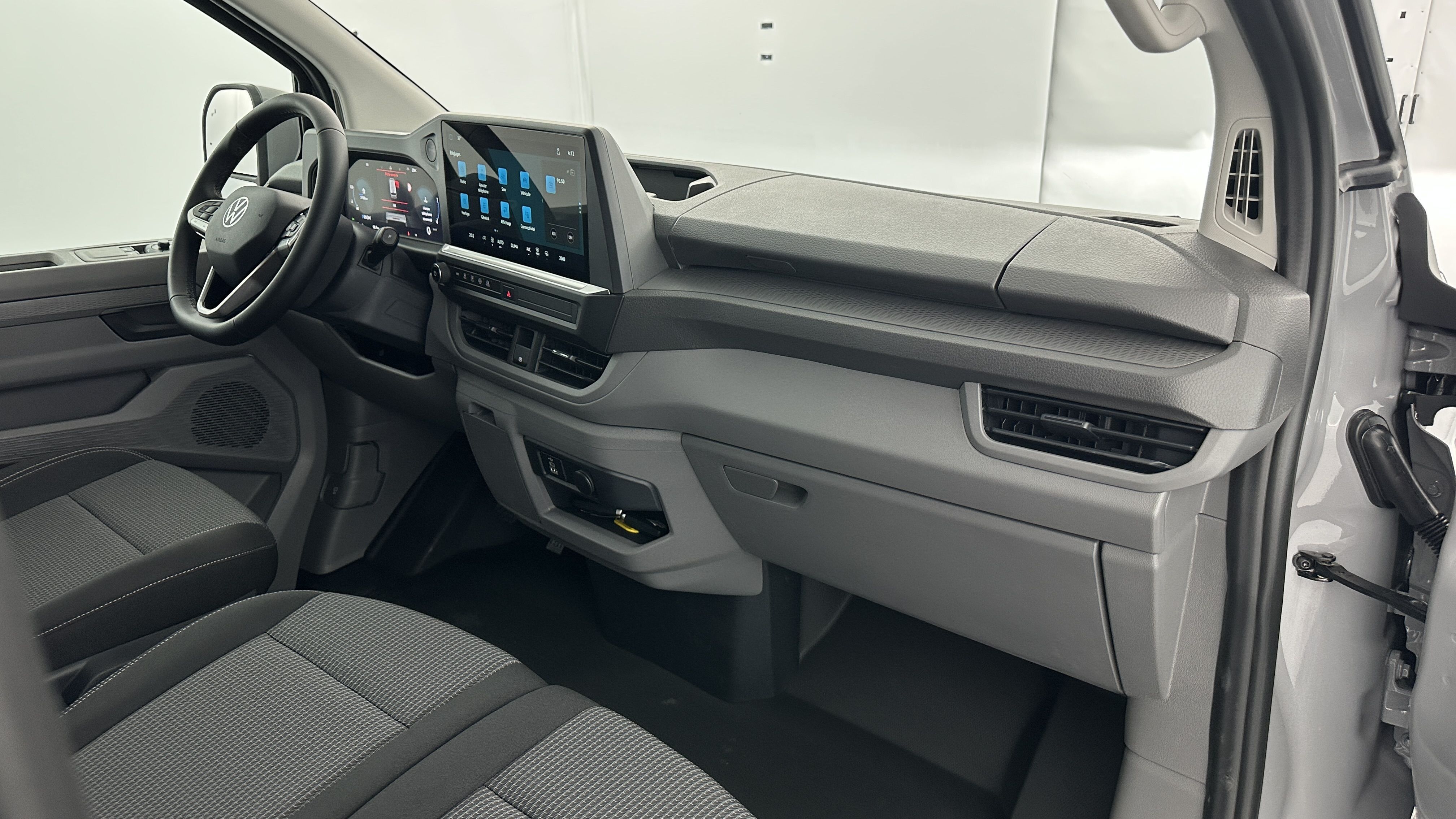 Volkswagen Transporter - Image 7