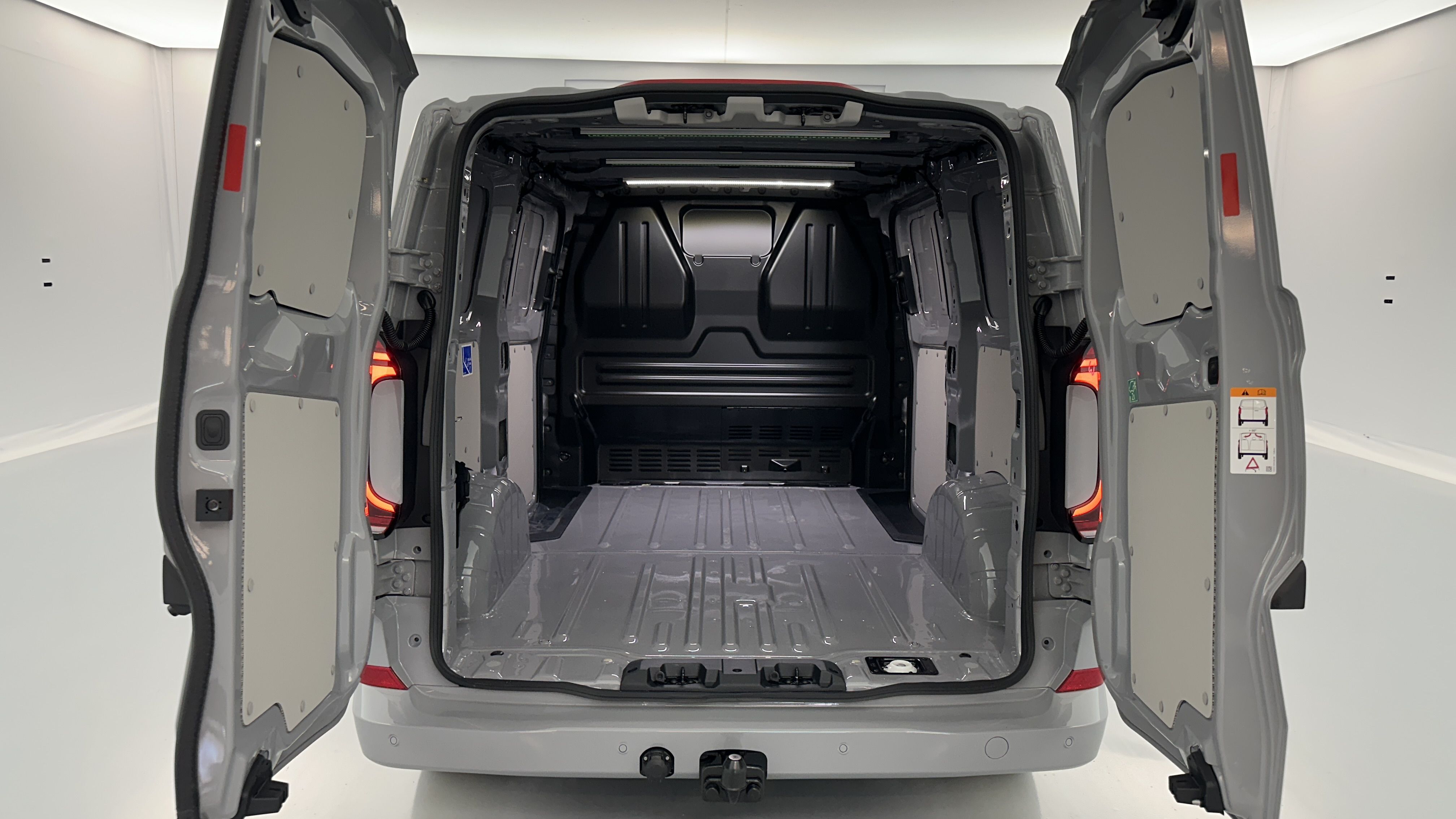 Volkswagen Transporter - Image 9