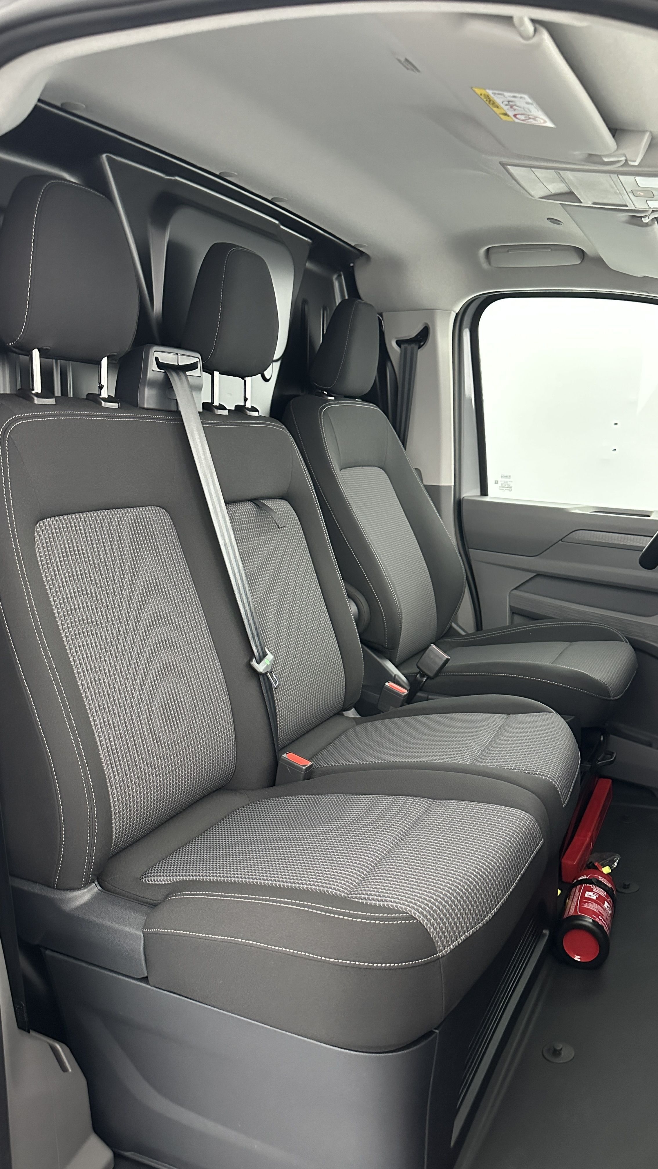 Volkswagen Transporter - Image 14