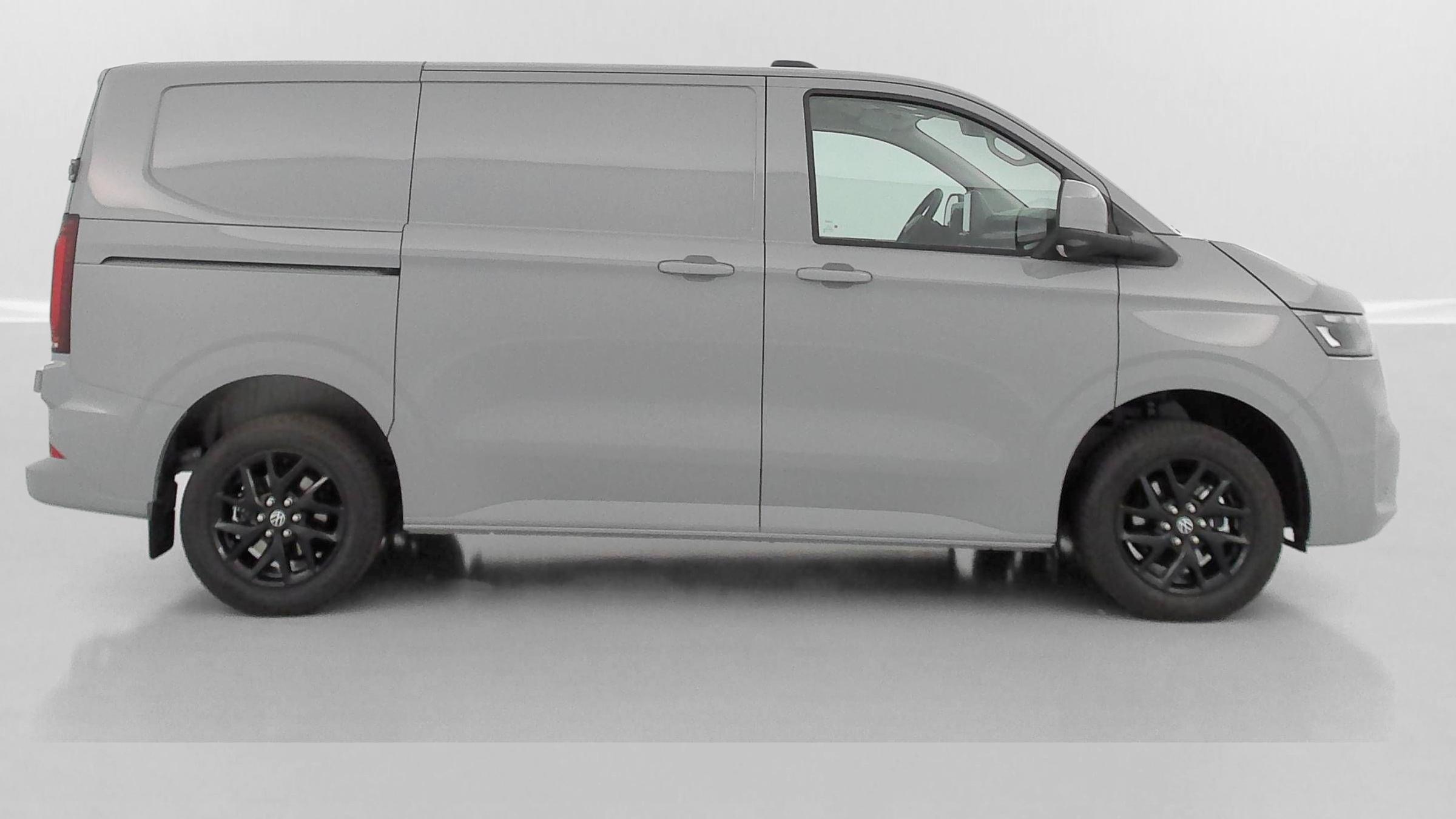 Volkswagen Transporter - Image 21