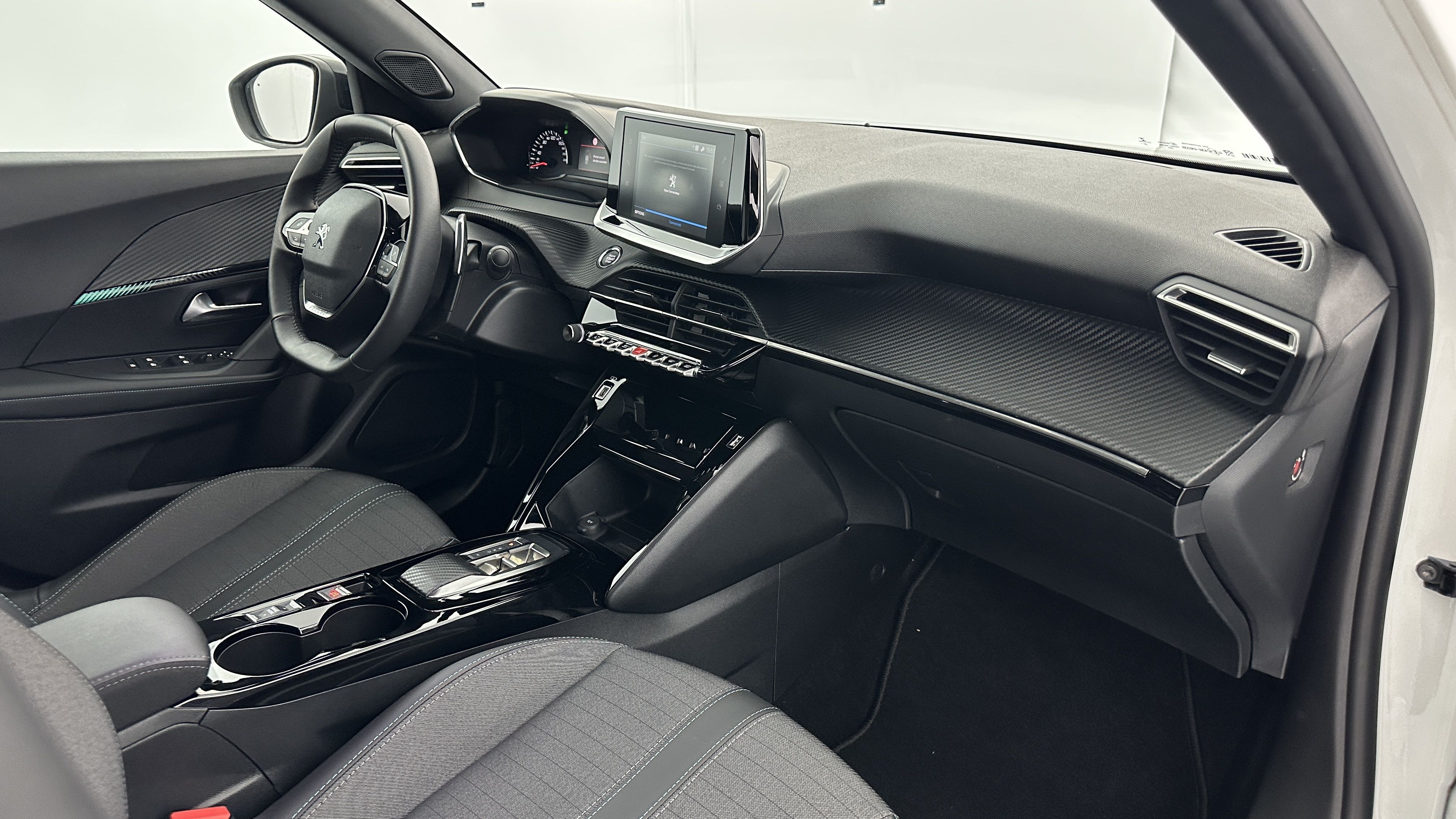 Peugeot 2008 - Image 8