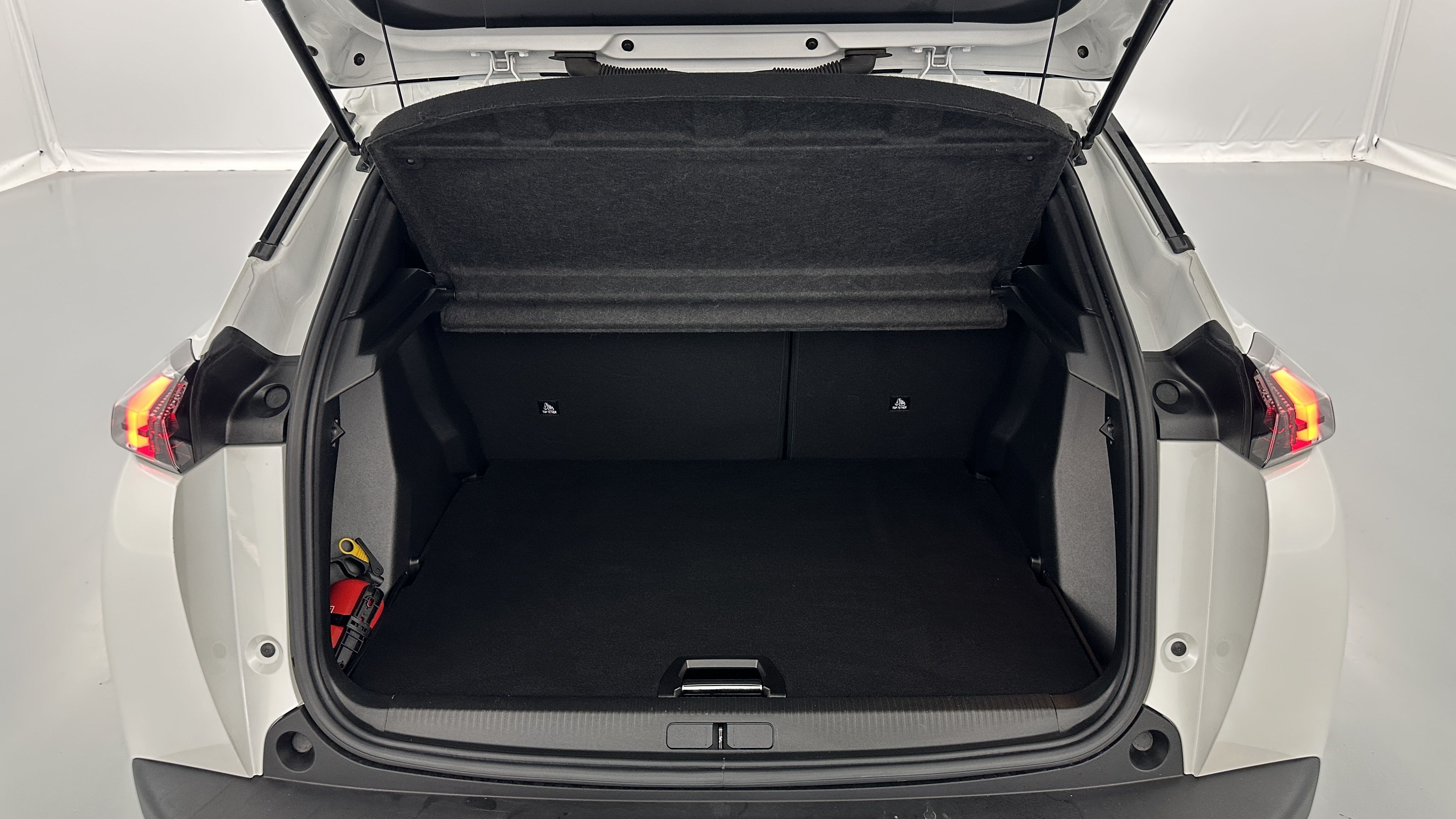Peugeot 2008 - Image 10
