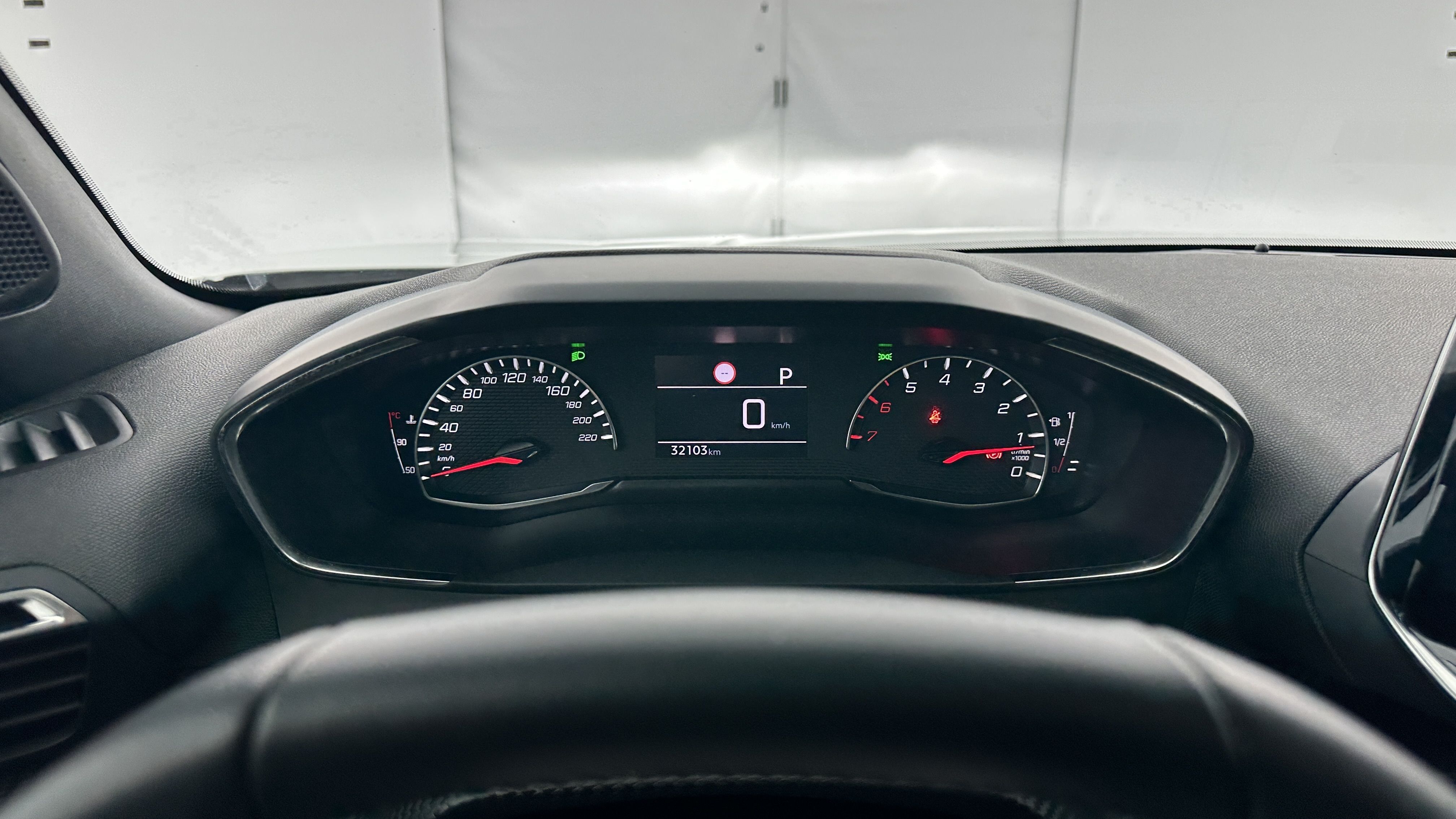 Peugeot 2008 - Image 15