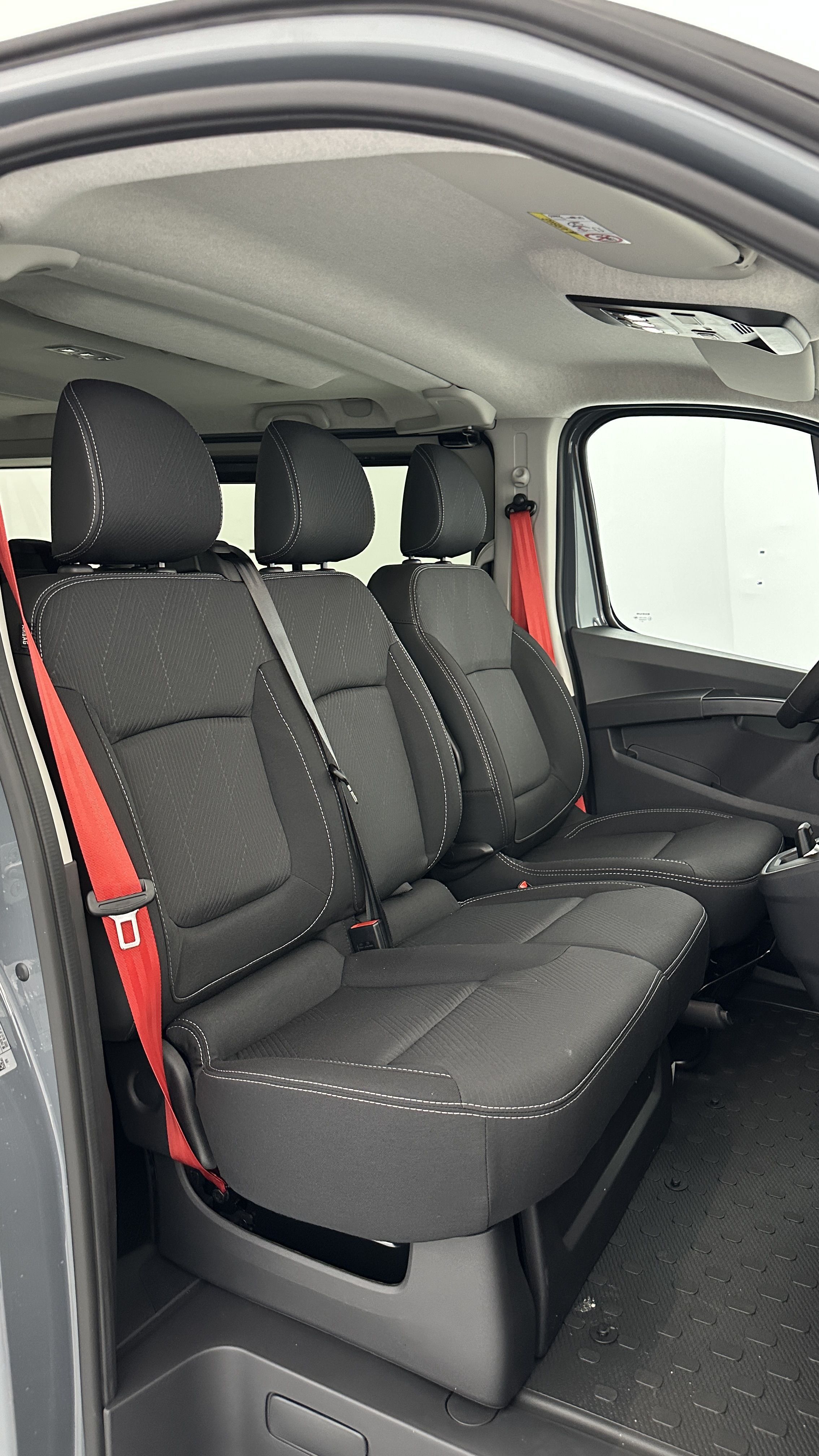 Renault Trucks TRAFIC COMBI - Image 15