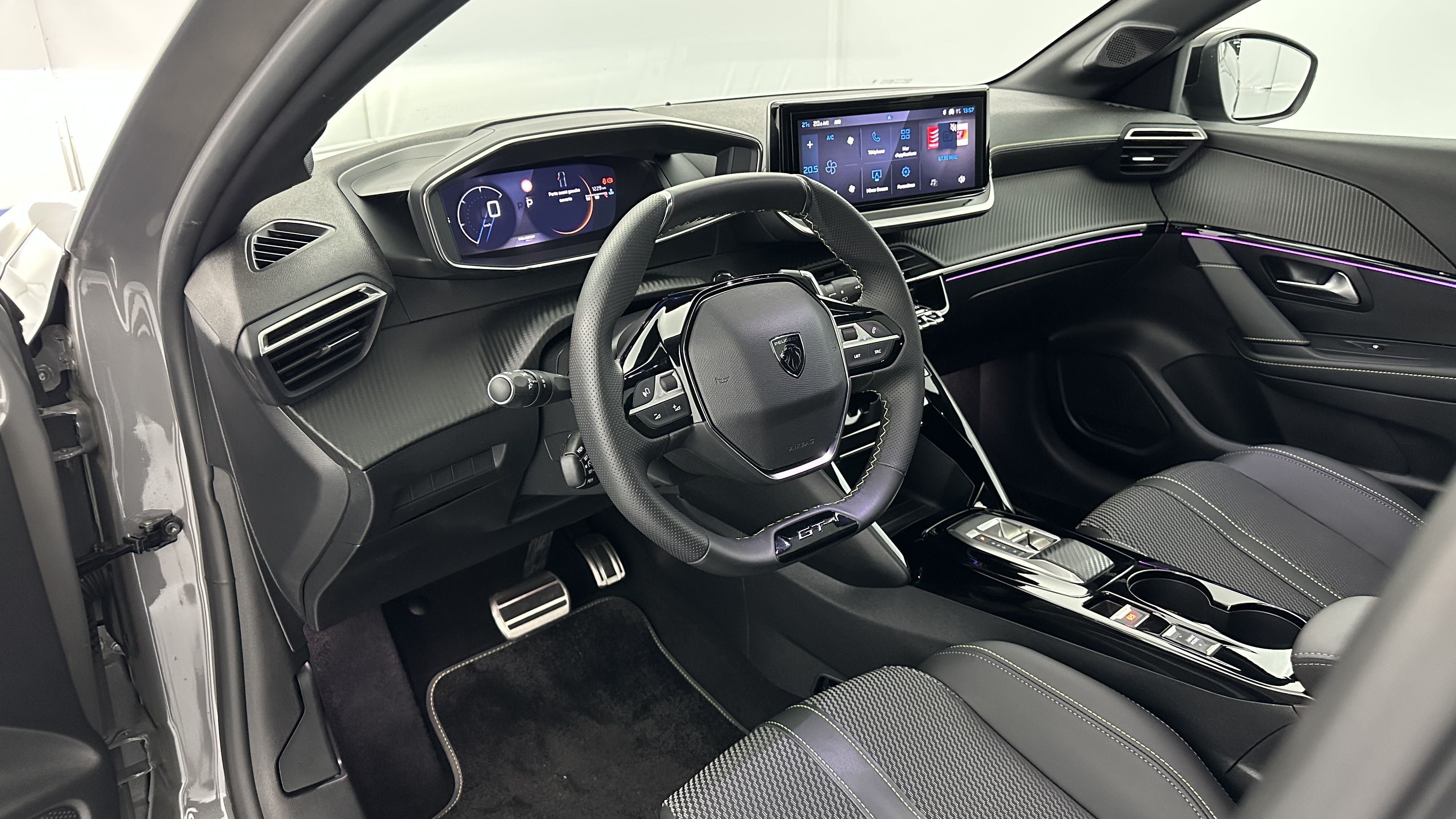 Peugeot 208 - Image 6