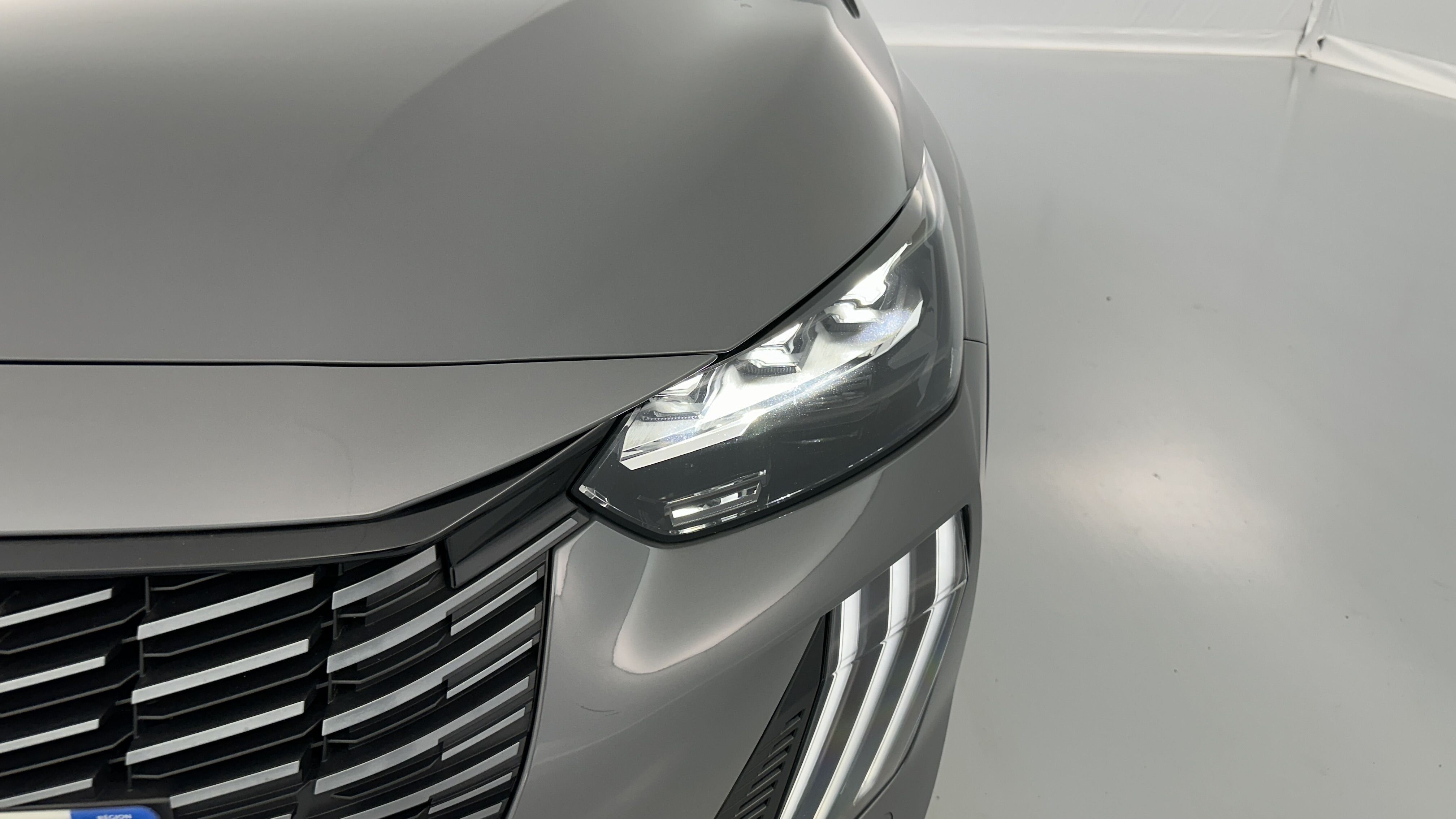 Peugeot 208 - Image 25