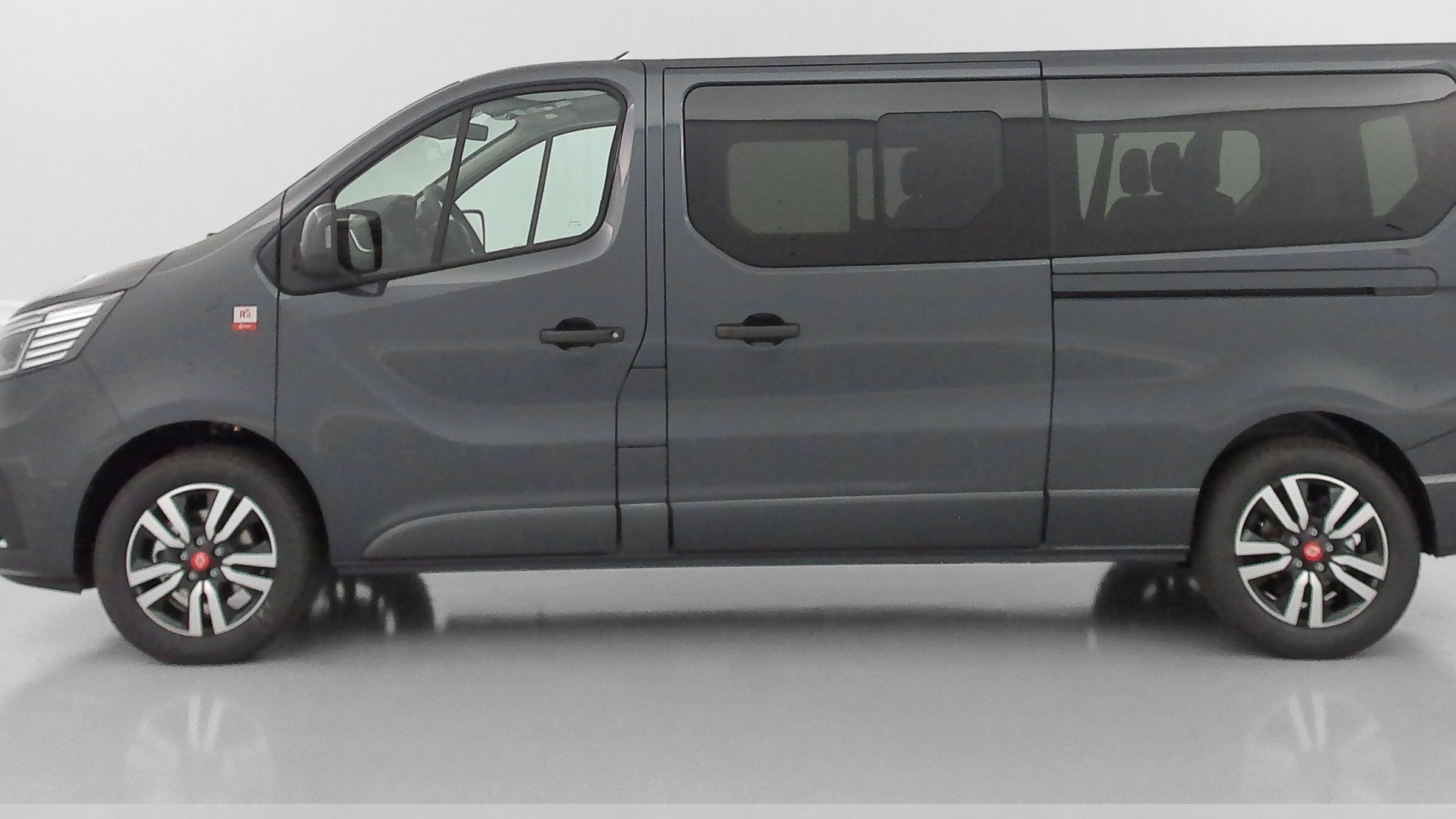 Renault Trucks TRAFIC COMBI - Image 4