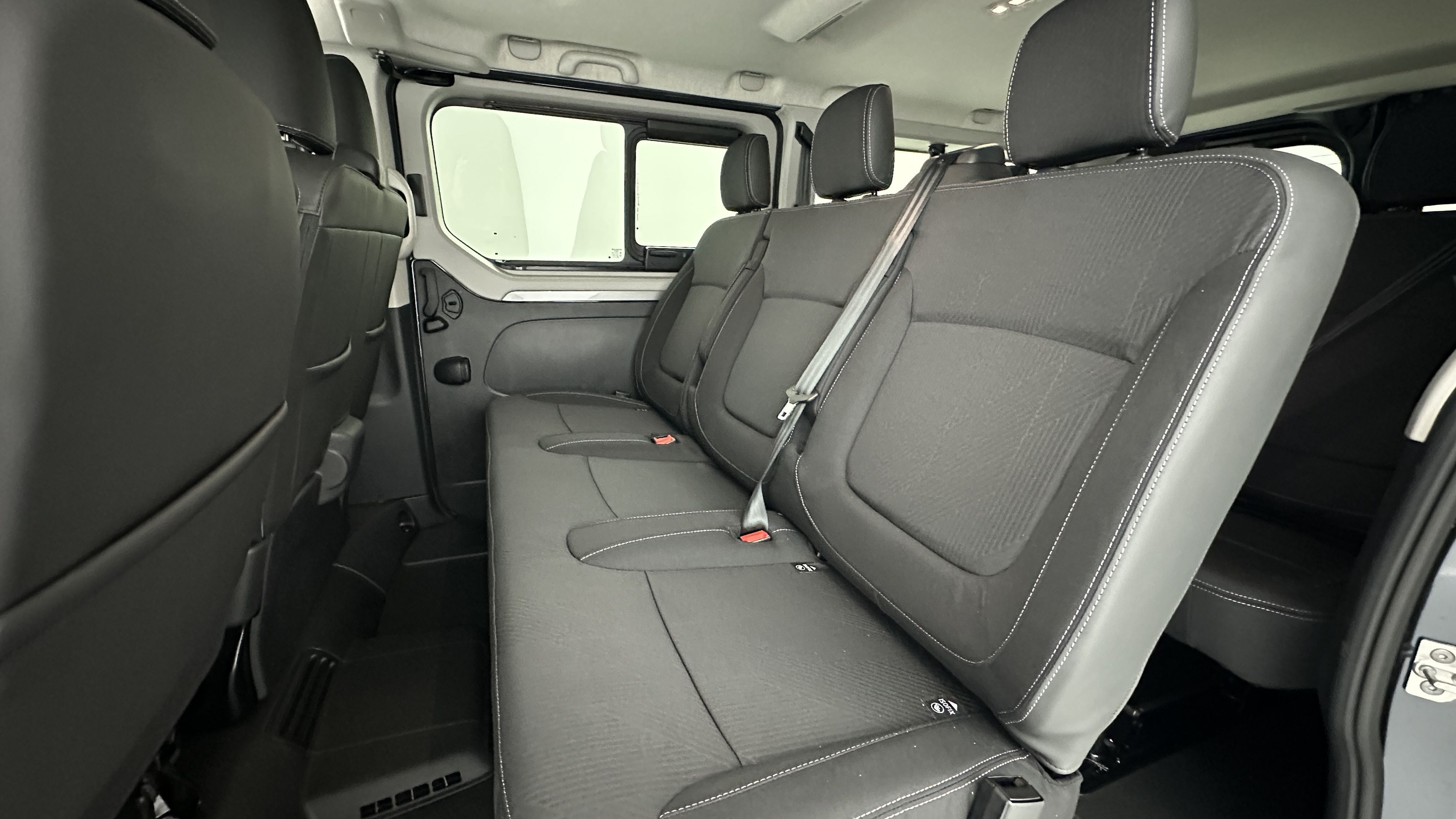 Renault Trucks TRAFIC COMBI - Image 8