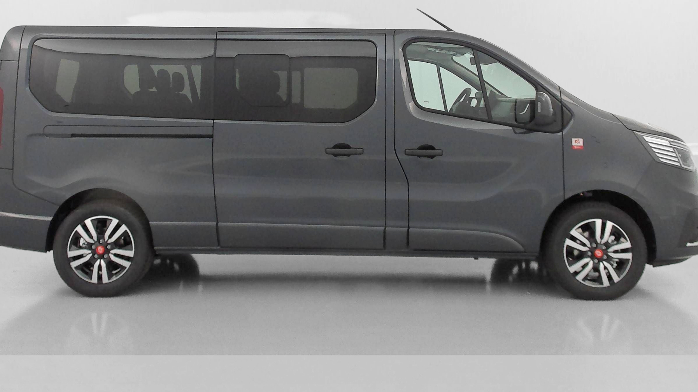 Renault Trucks TRAFIC COMBI - Image 23