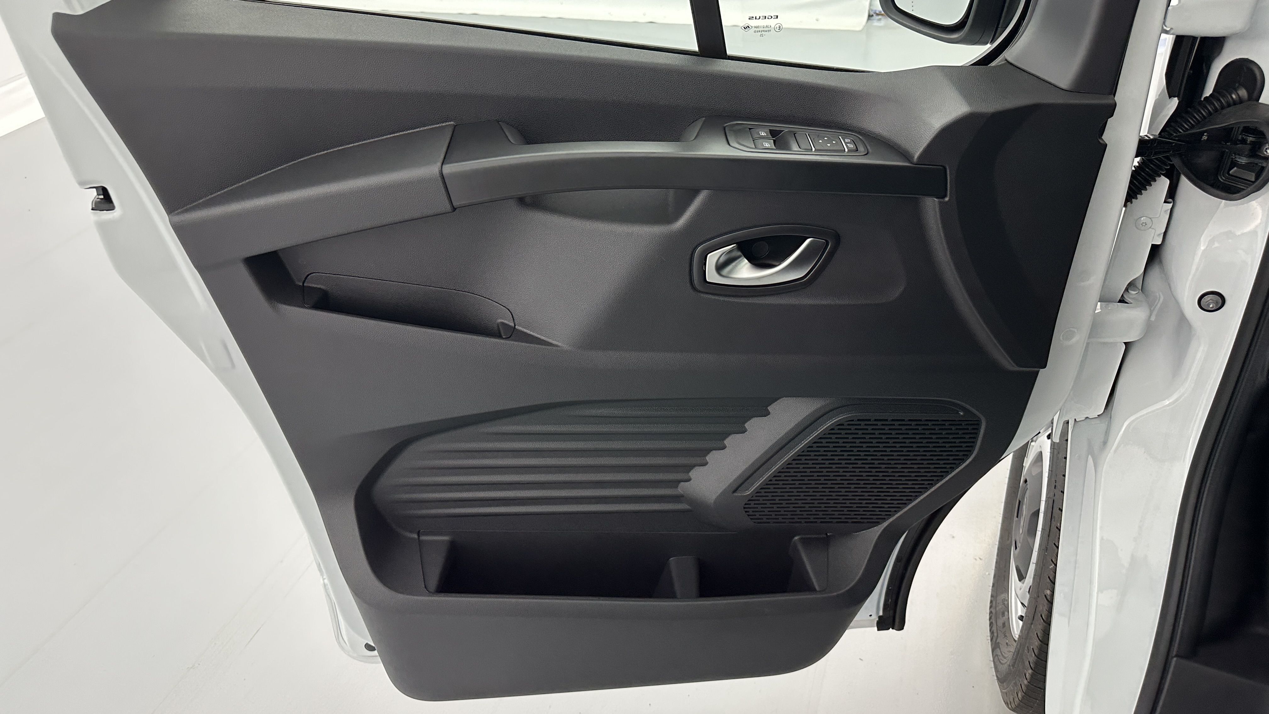 Renault Trafic - Image 7