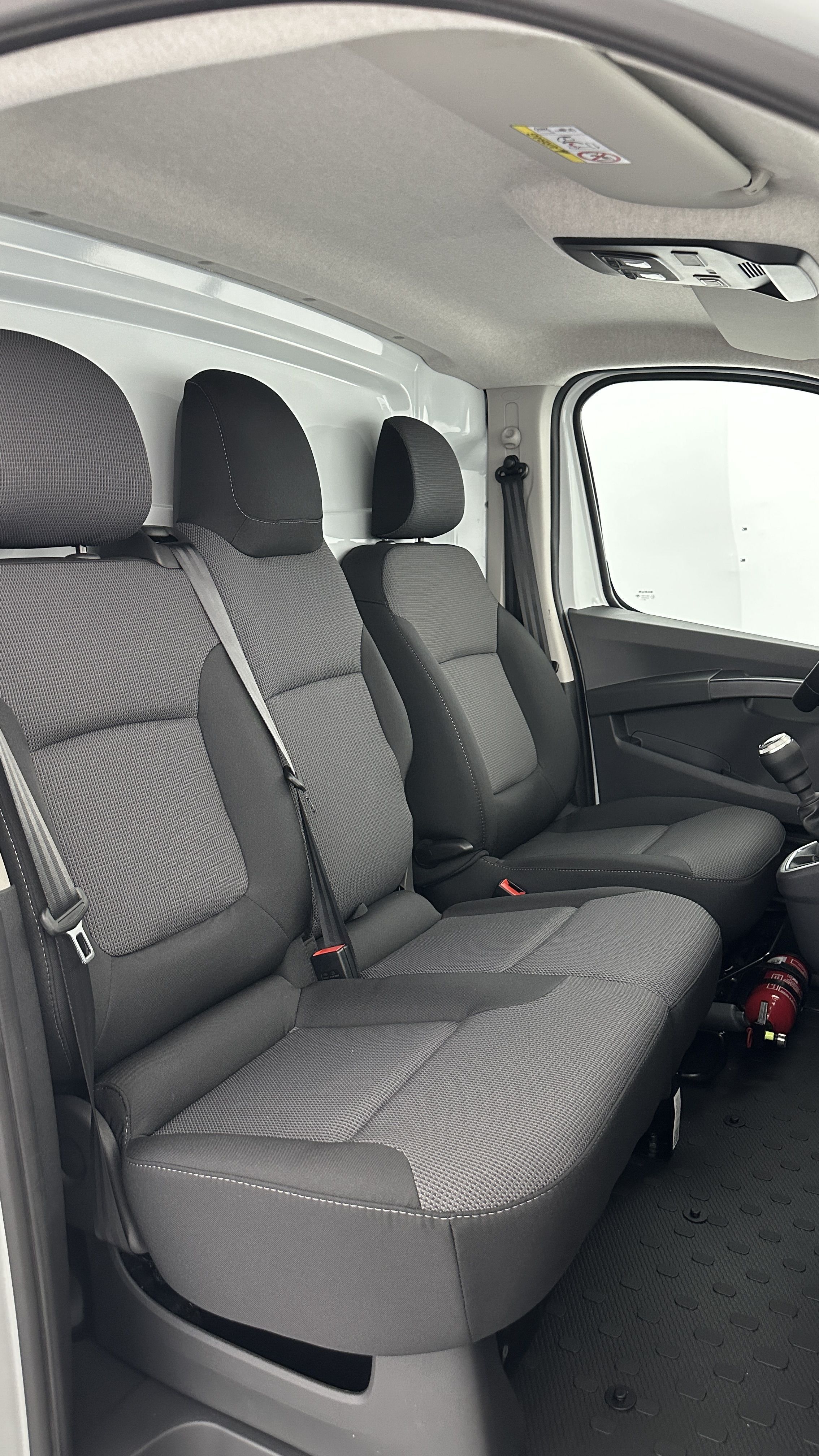 Renault Trafic - Image 10