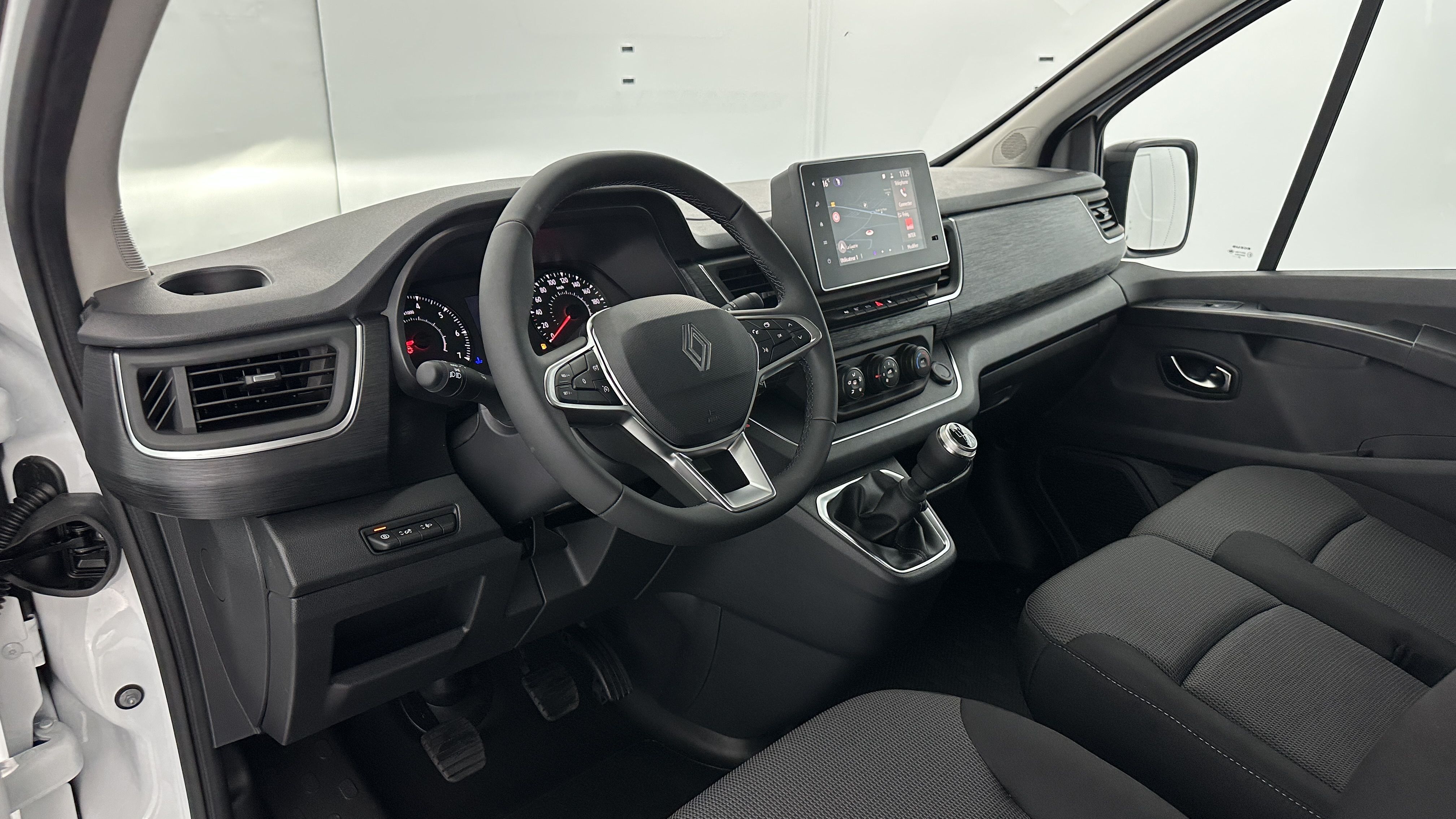 Renault Trafic - Image 15