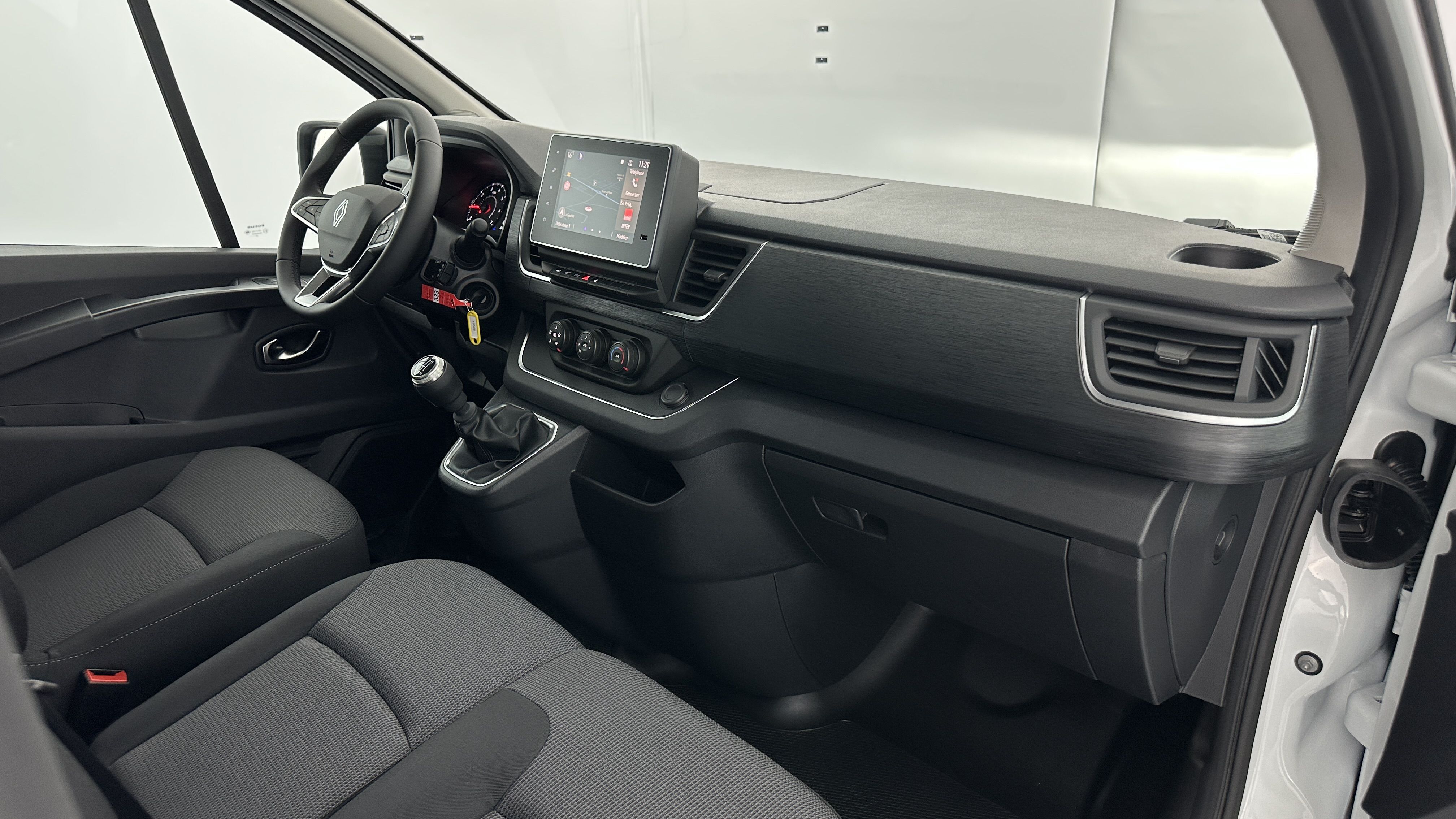 Renault Trafic - Image 16