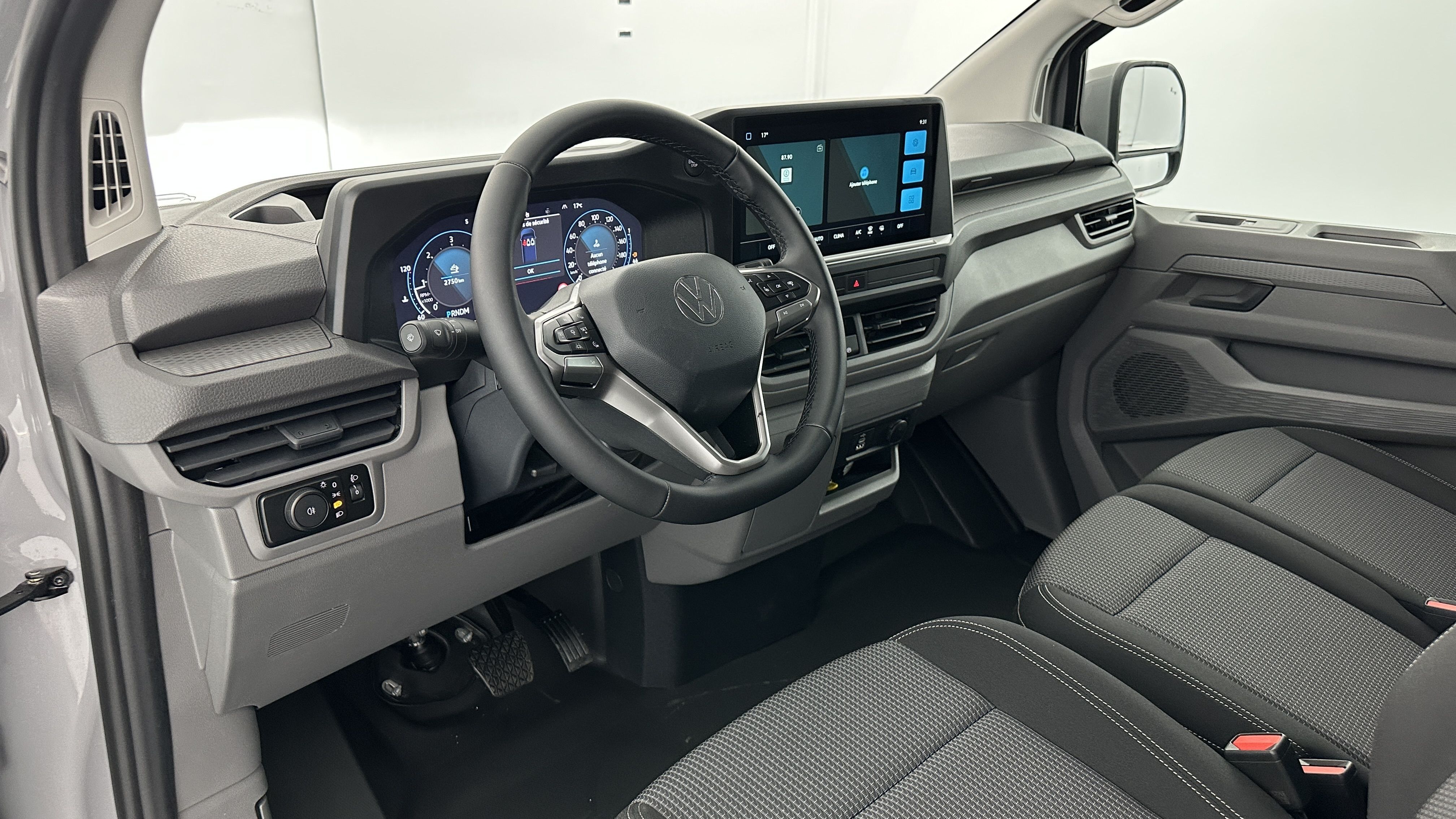 Volkswagen Transporter - Image 6