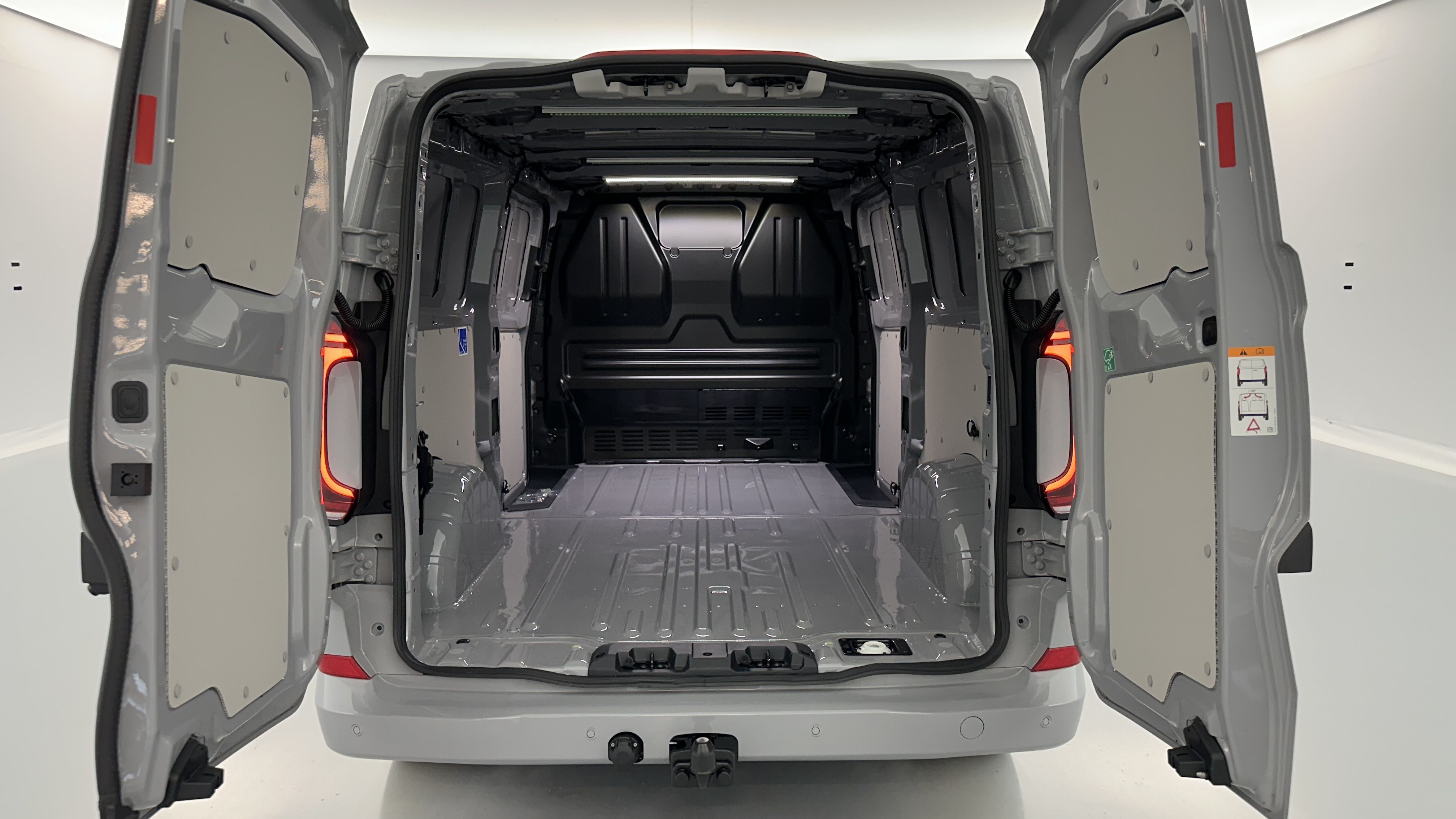 Volkswagen Transporter - Image 9