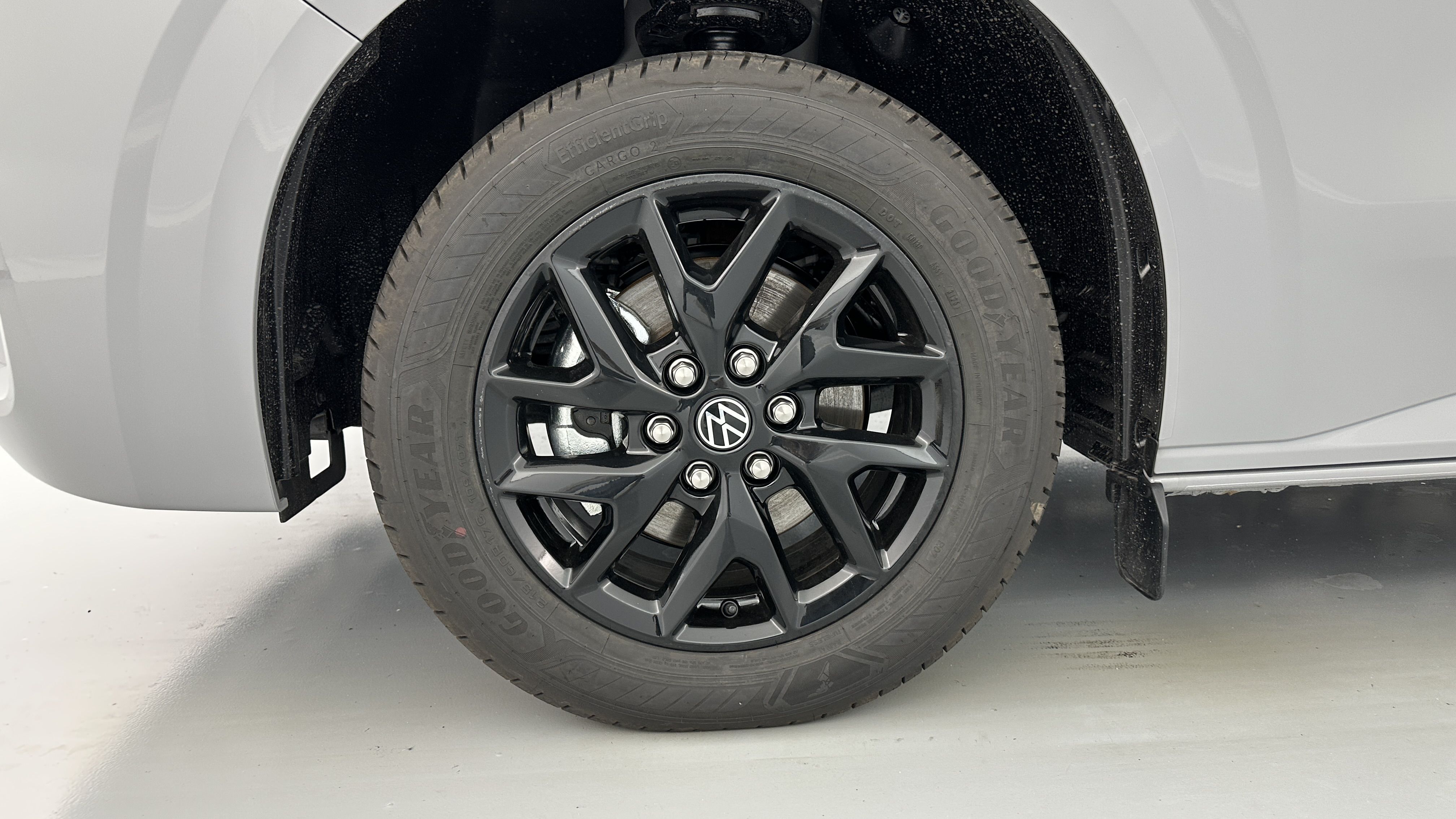 Volkswagen Transporter - Image 10