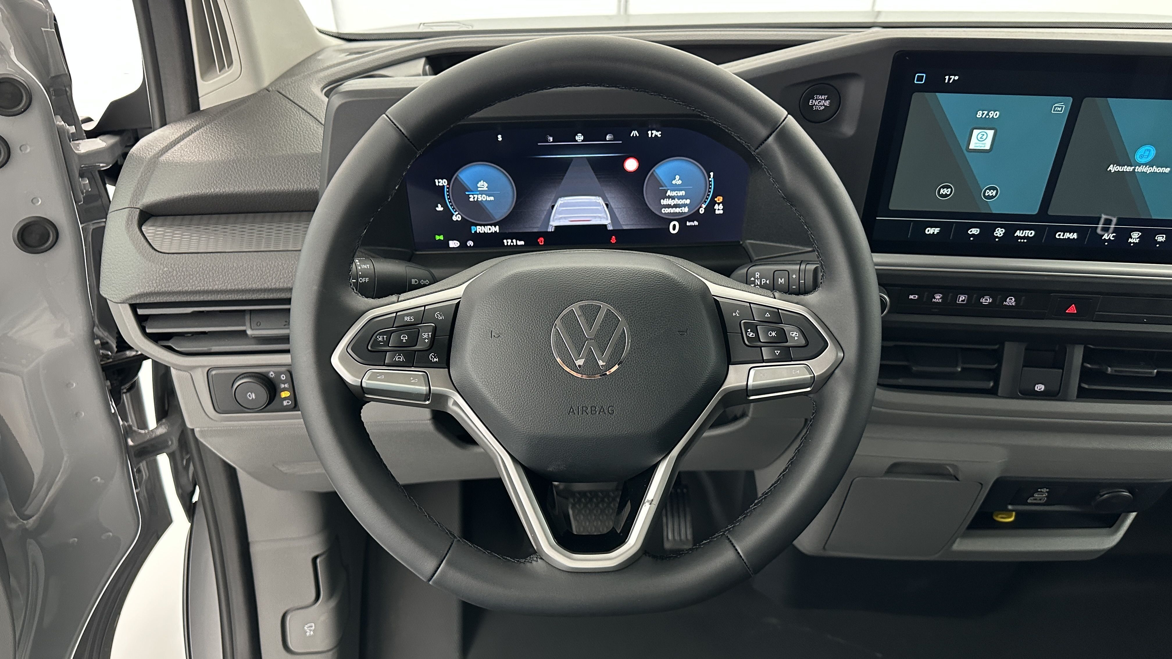 Volkswagen Transporter - Image 11