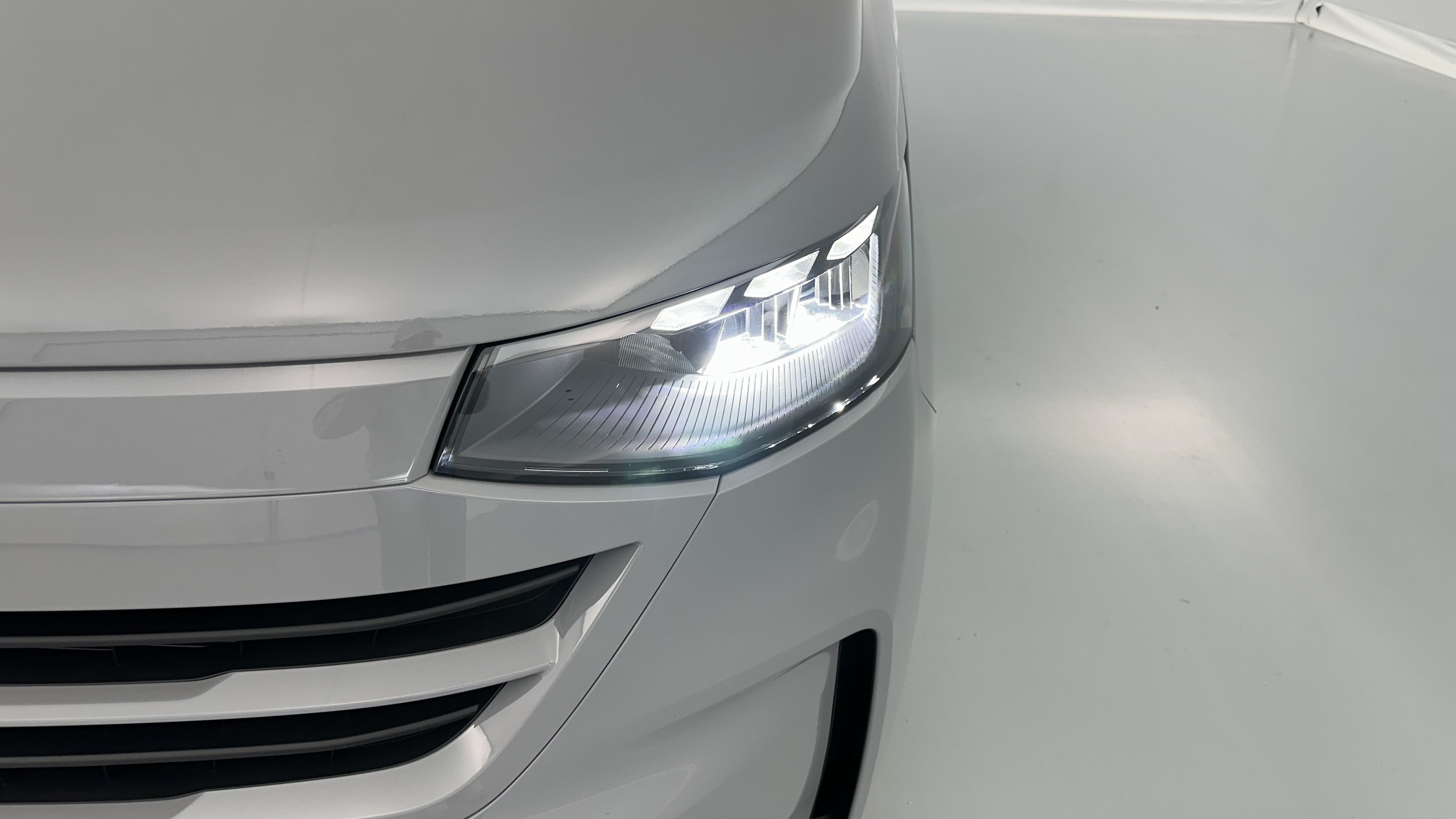 Volkswagen Transporter - Image 18