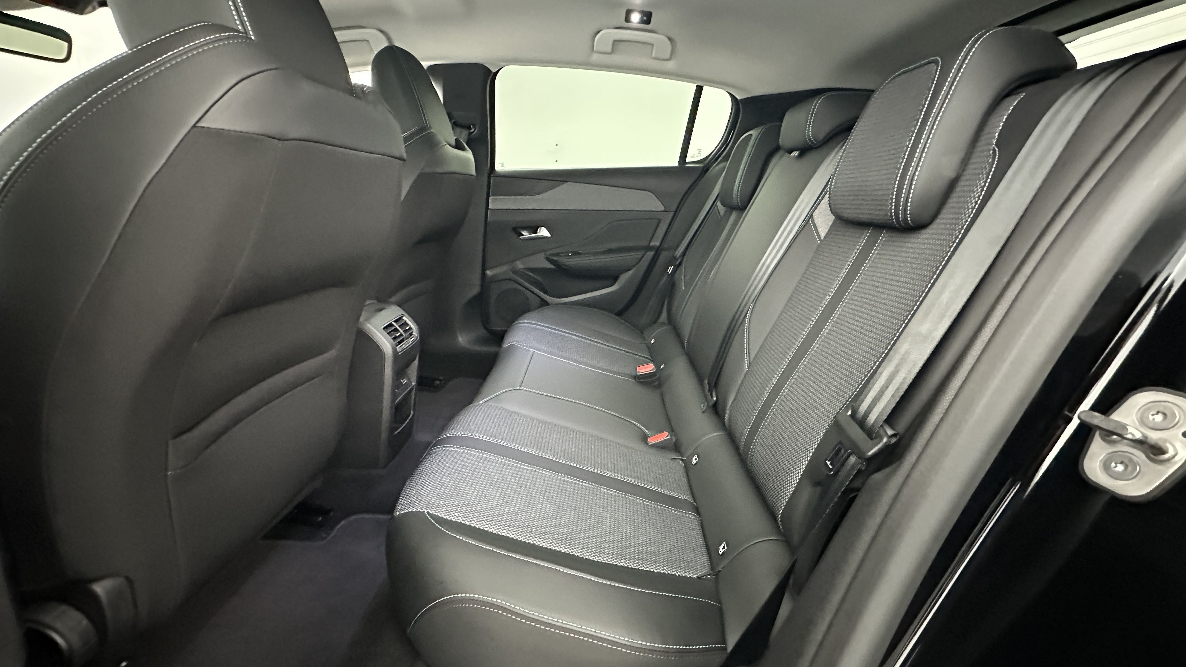 Peugeot 308 - Image 9