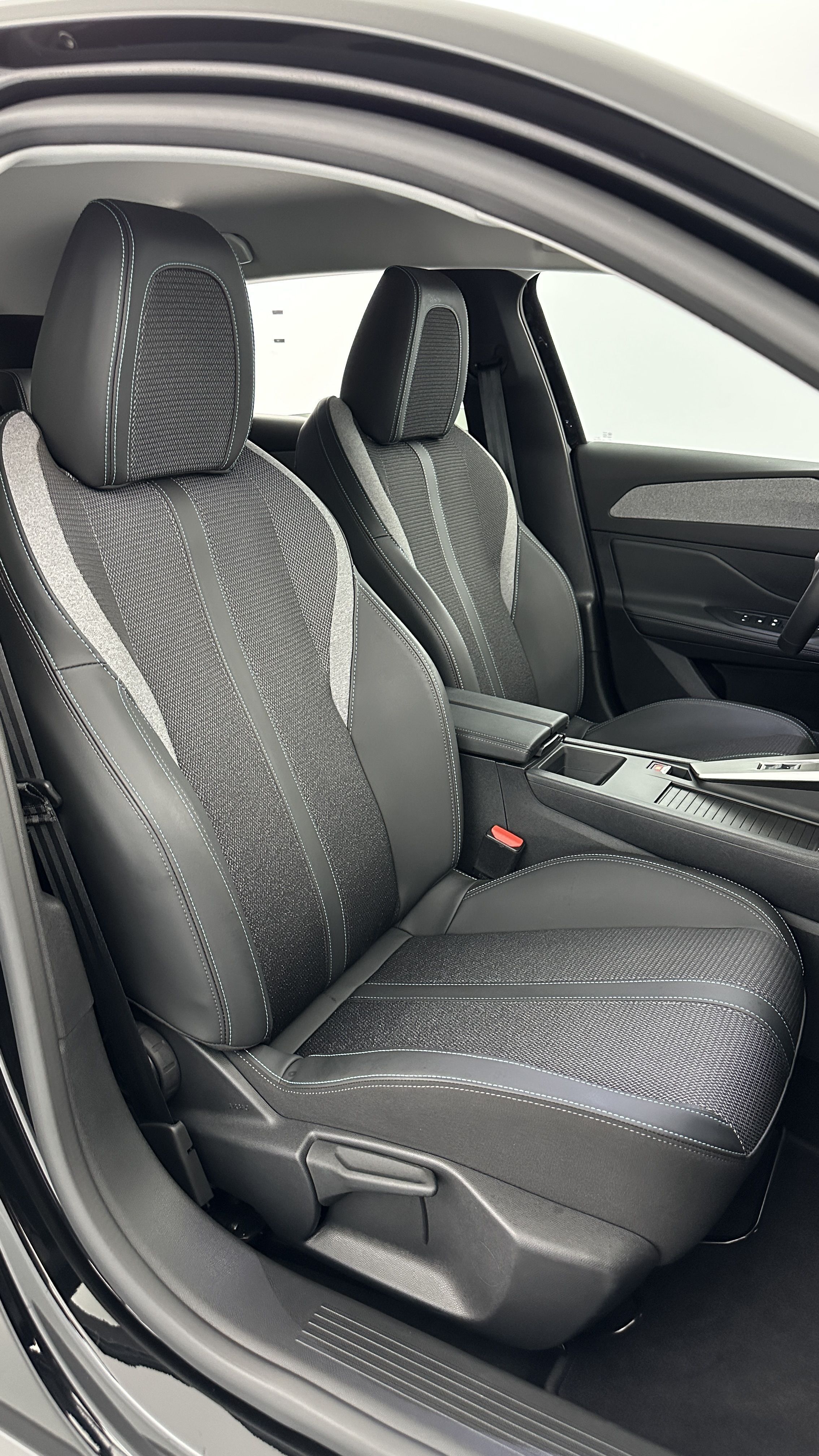 Peugeot 308 - Image 18