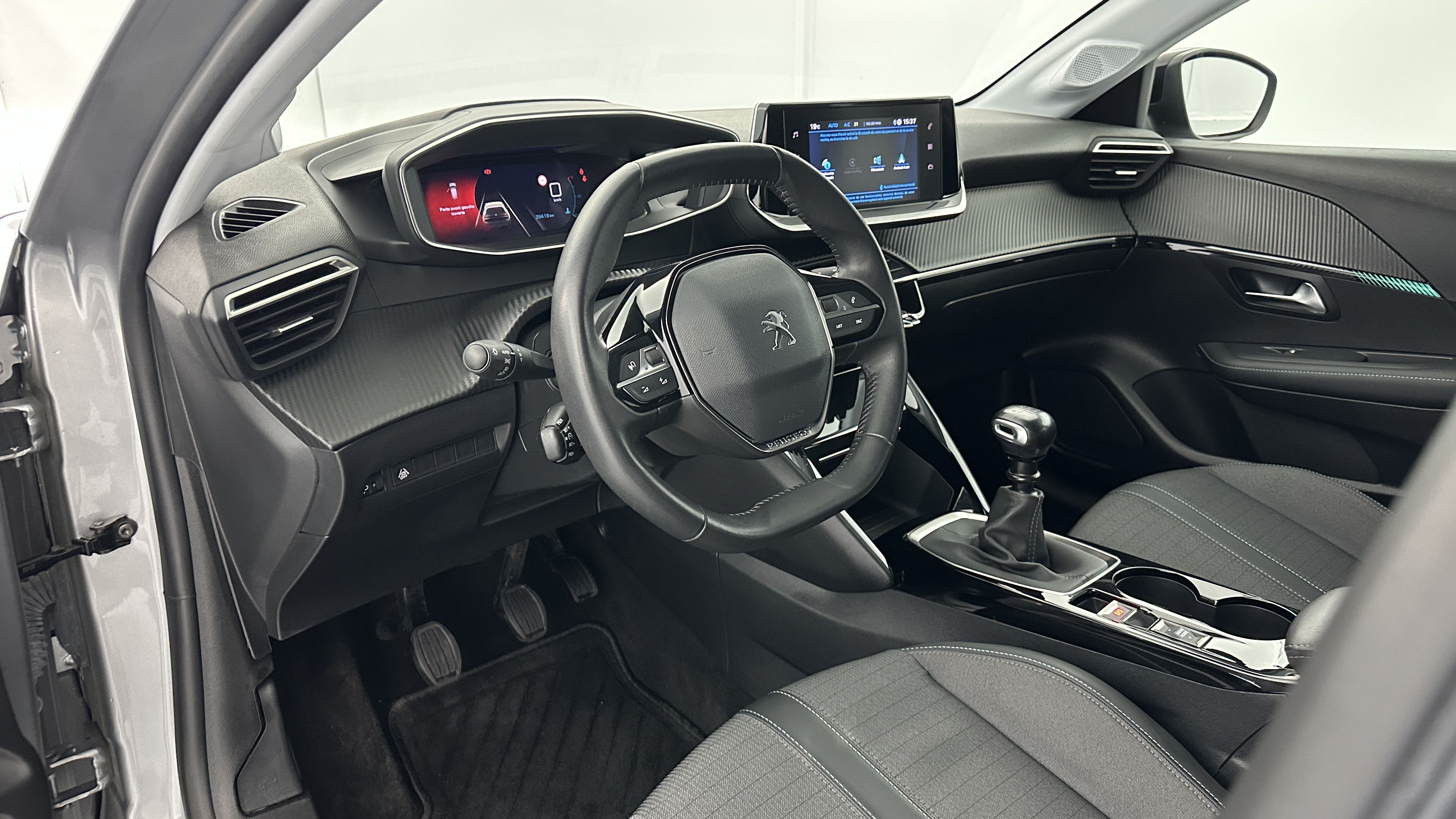 Peugeot 208 - Image 6