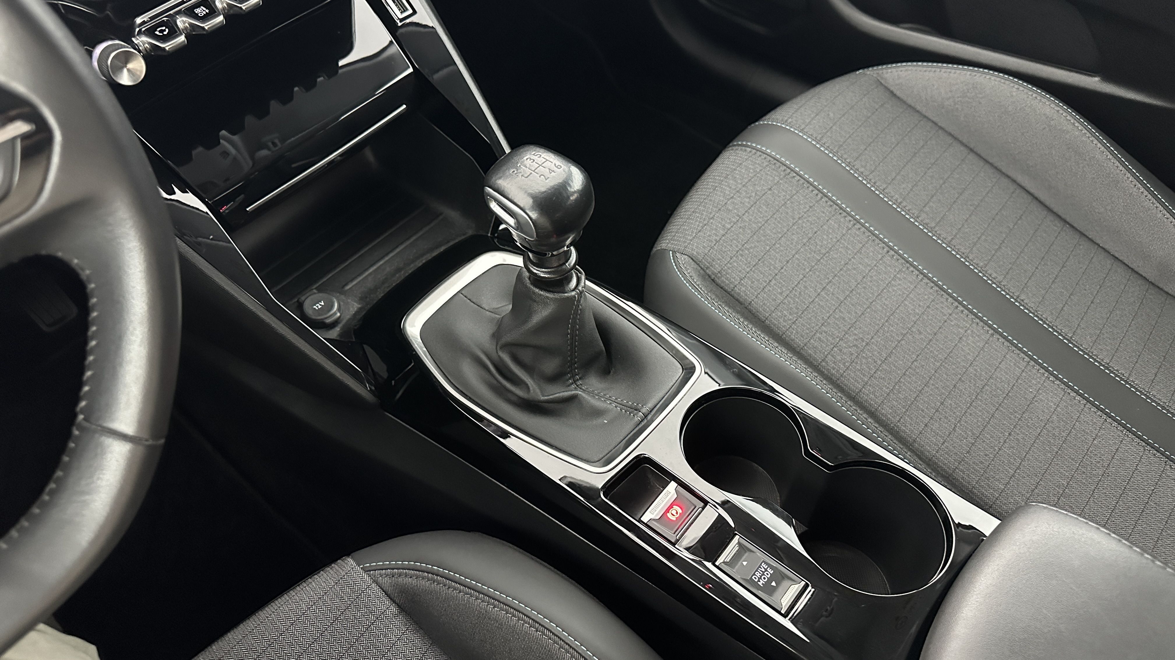 Peugeot 208 - Image 16